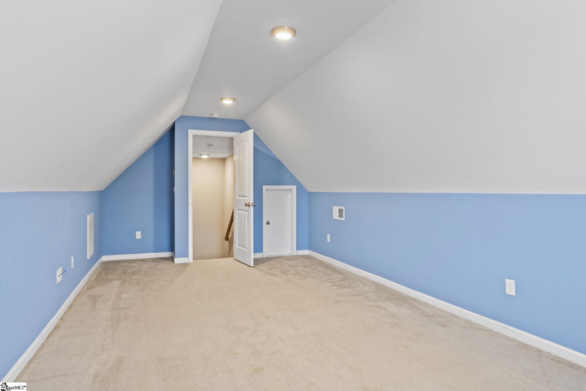 271 Walcott Drive Property Photo 22