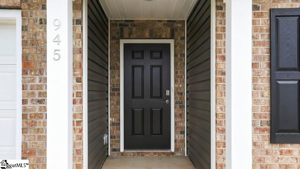 945 Kerwood Street Property Photo 3