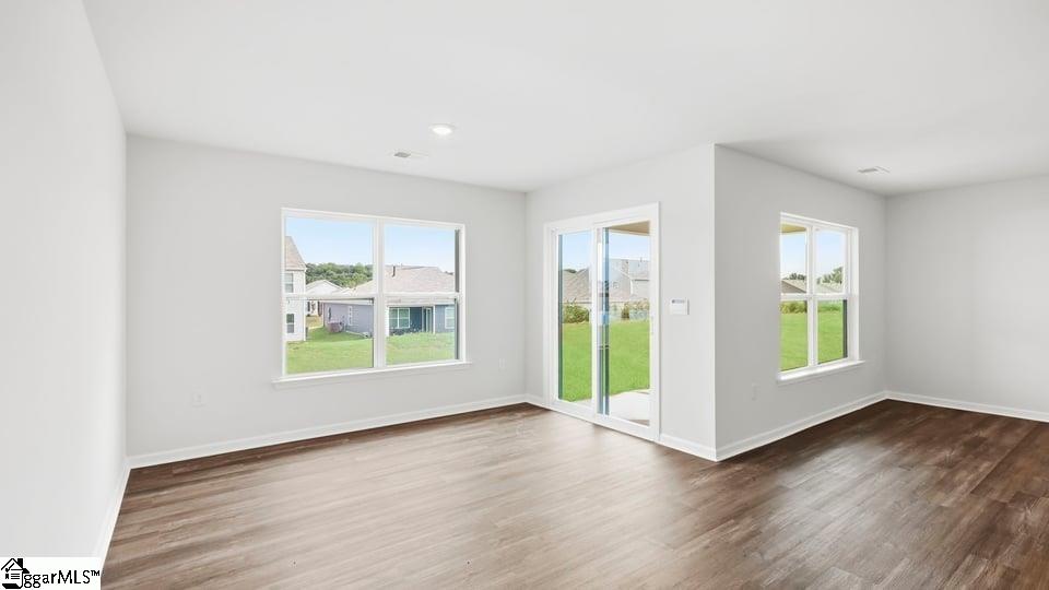 945 Kerwood Street Property Photo 14