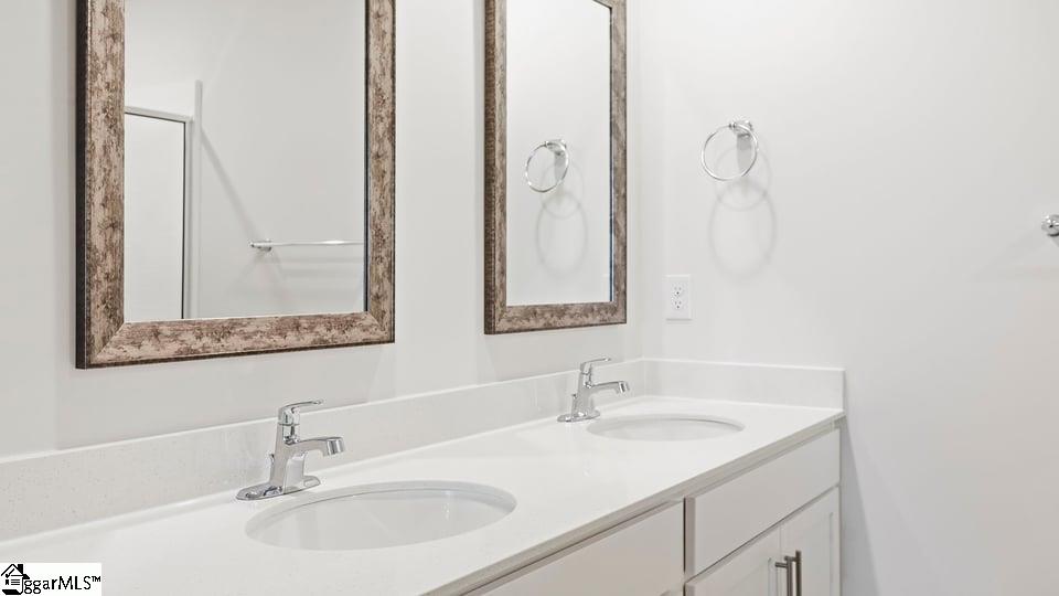 945 Kerwood Street Property Photo 28