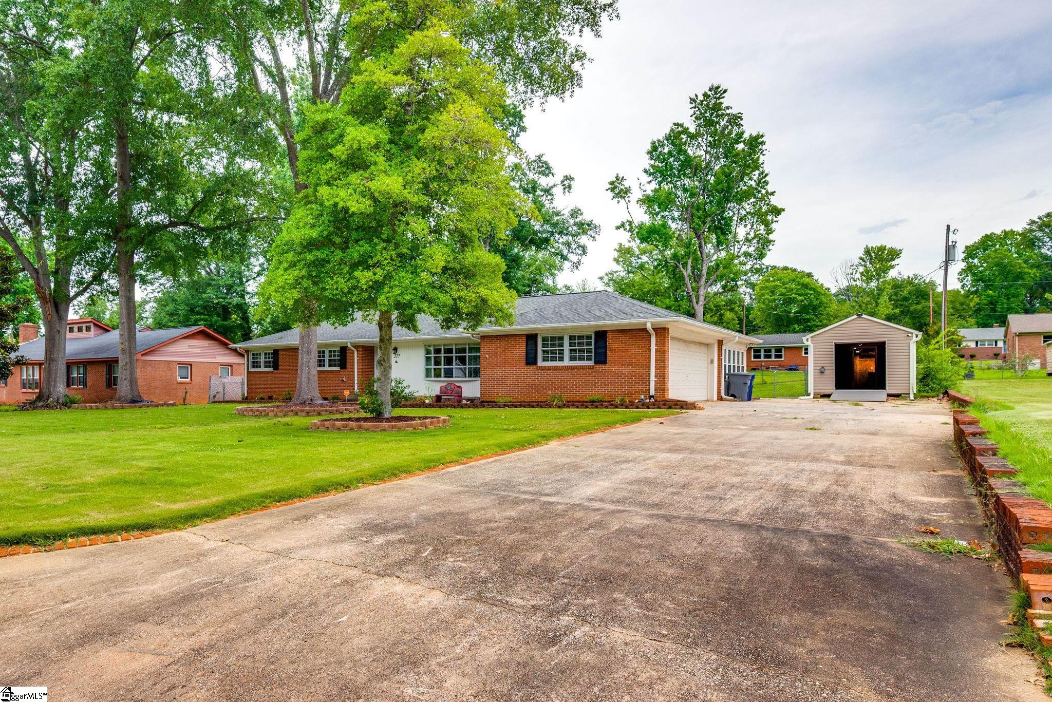 217 Navaho Drive Property Photo 3