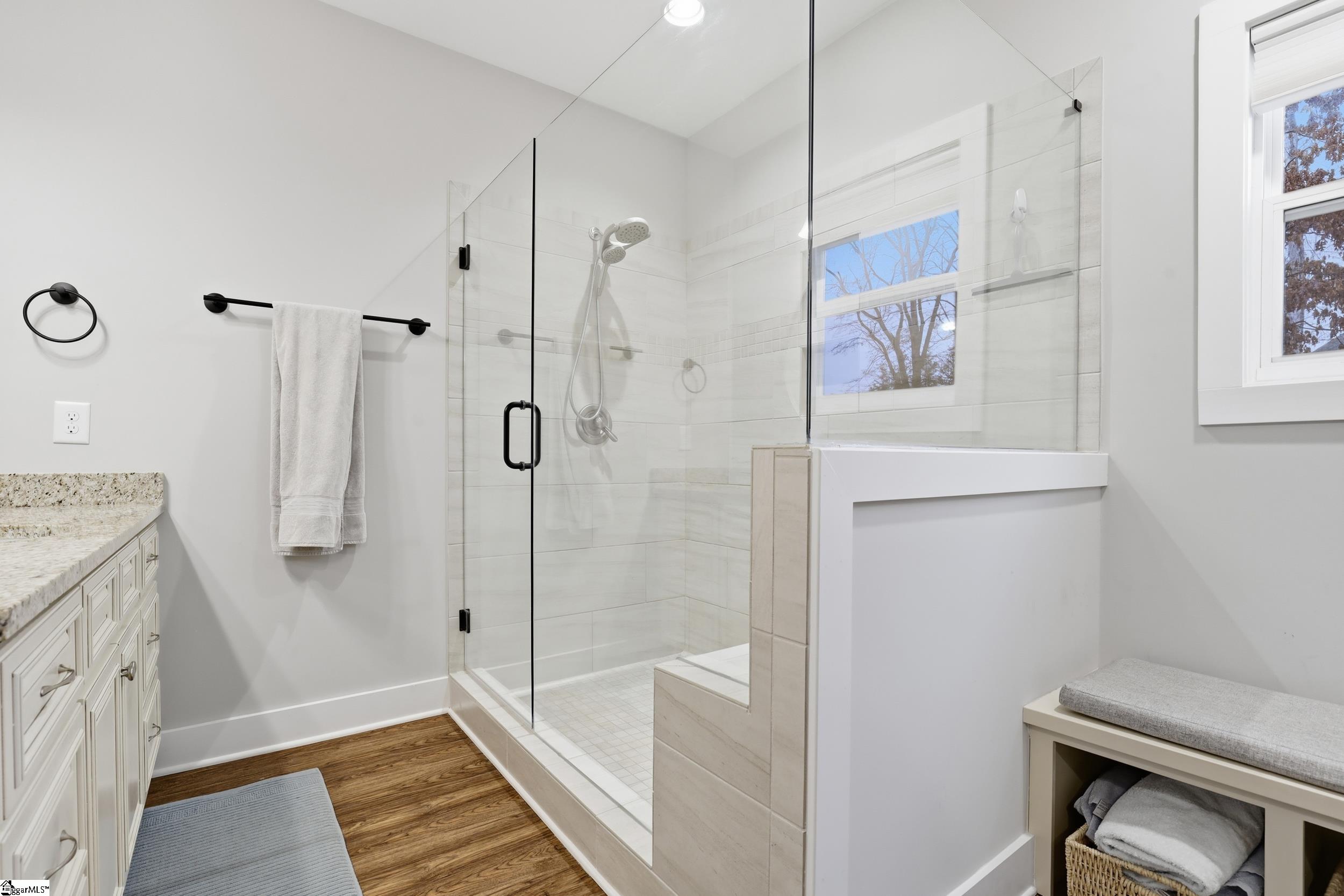 555 Riverstead Drive Property Photo 17