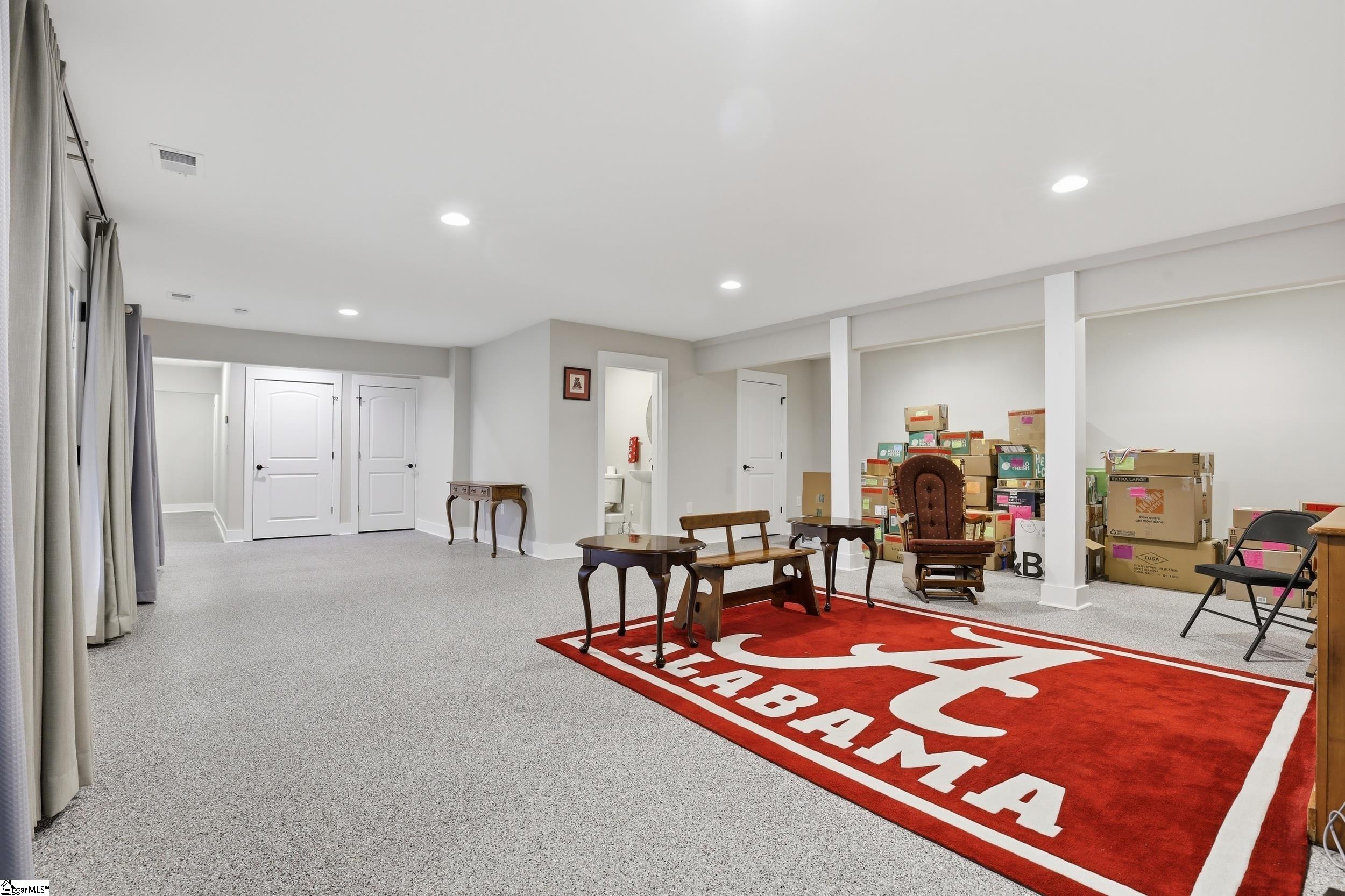 555 Riverstead Drive Property Photo 31