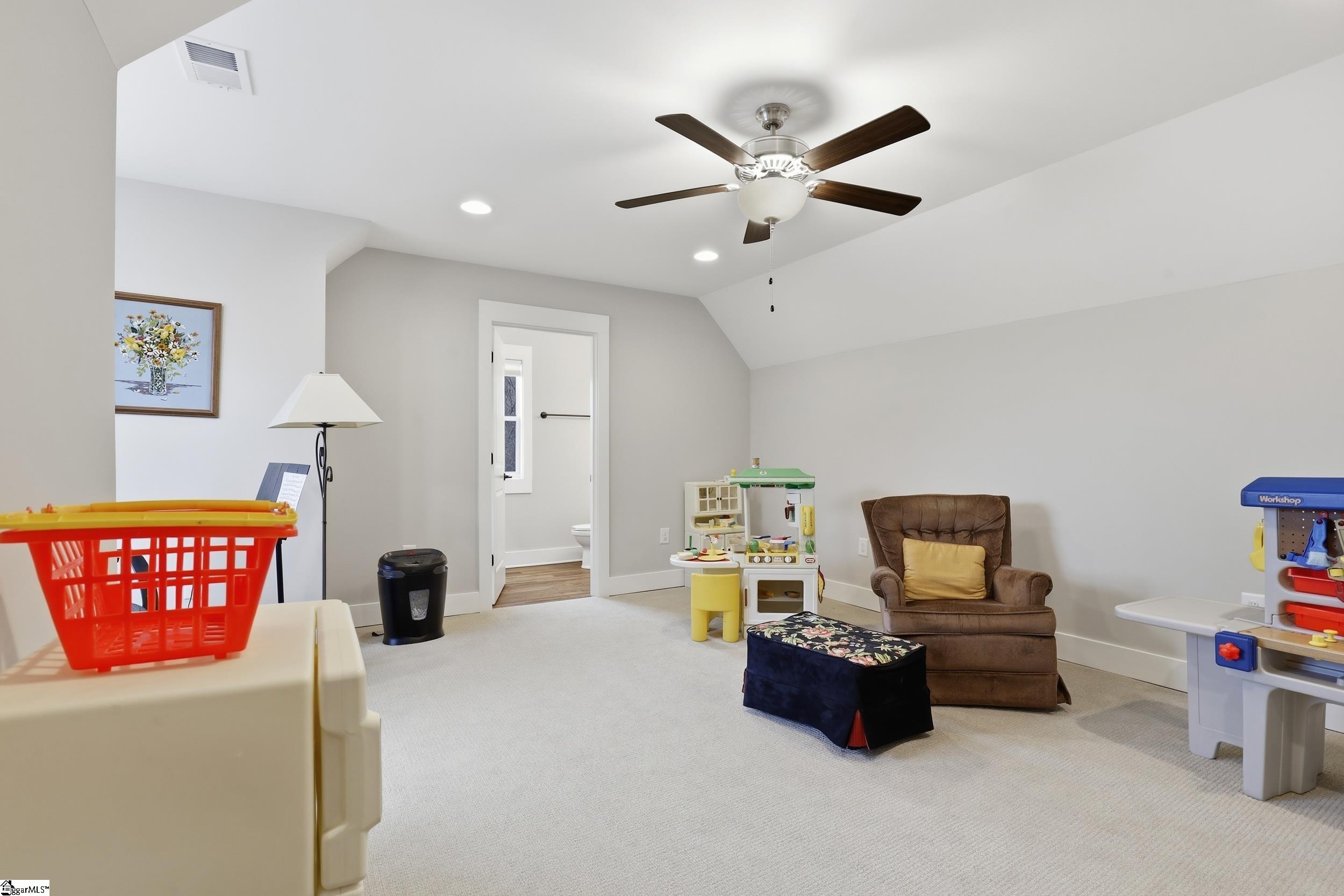 555 Riverstead Drive Property Photo 35