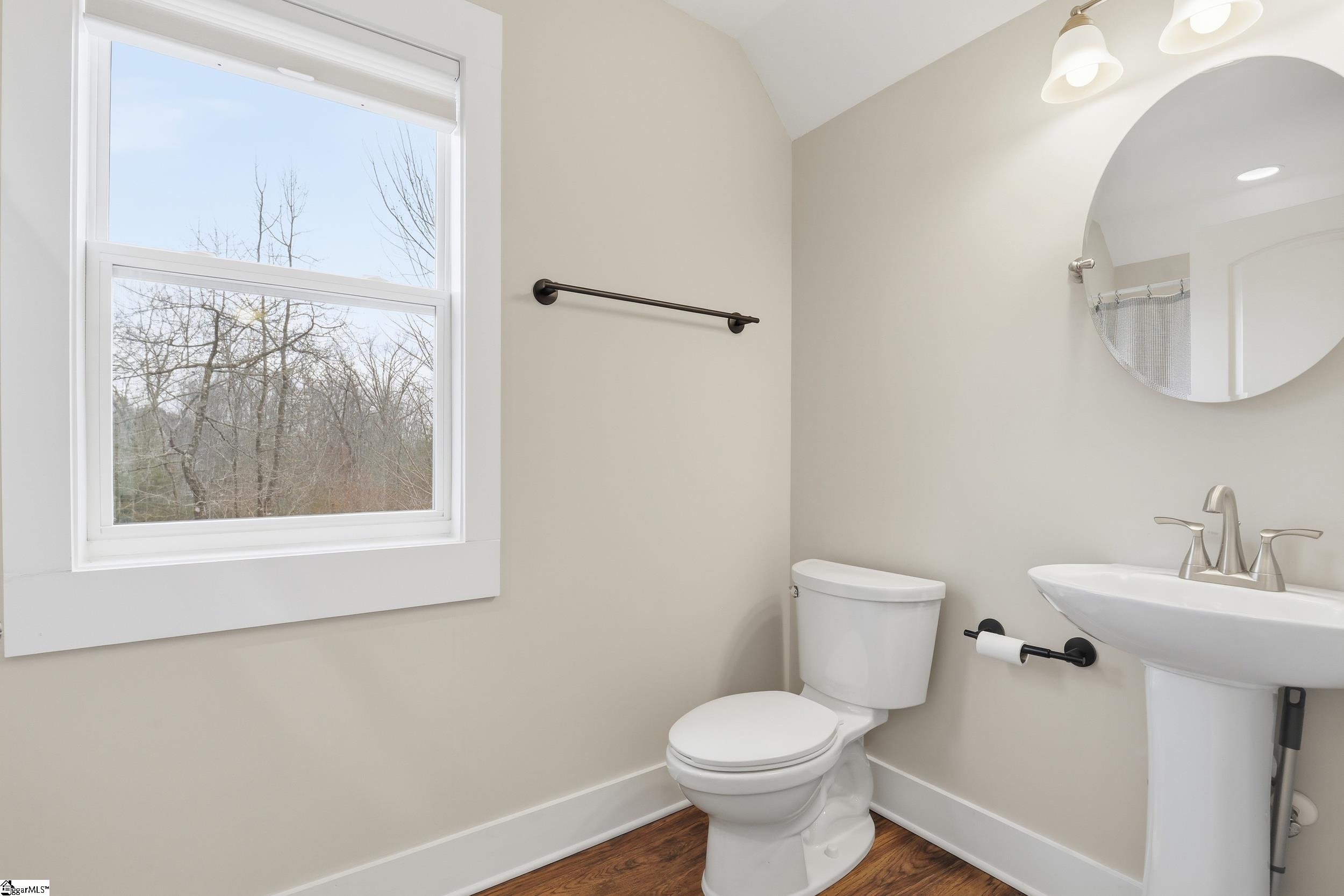 555 Riverstead Drive Property Photo 36