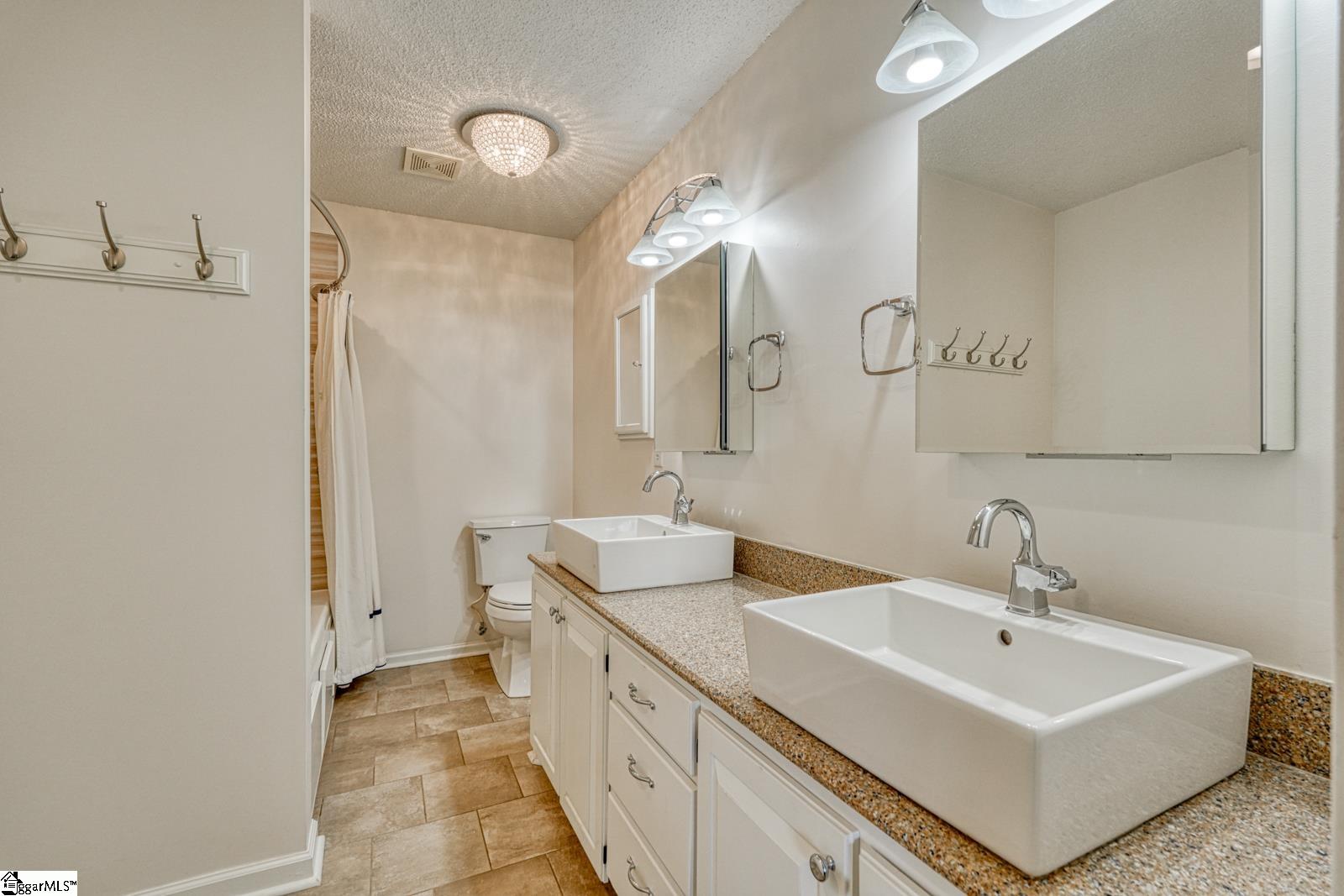 140 Bermuda Lane Property Photo 6