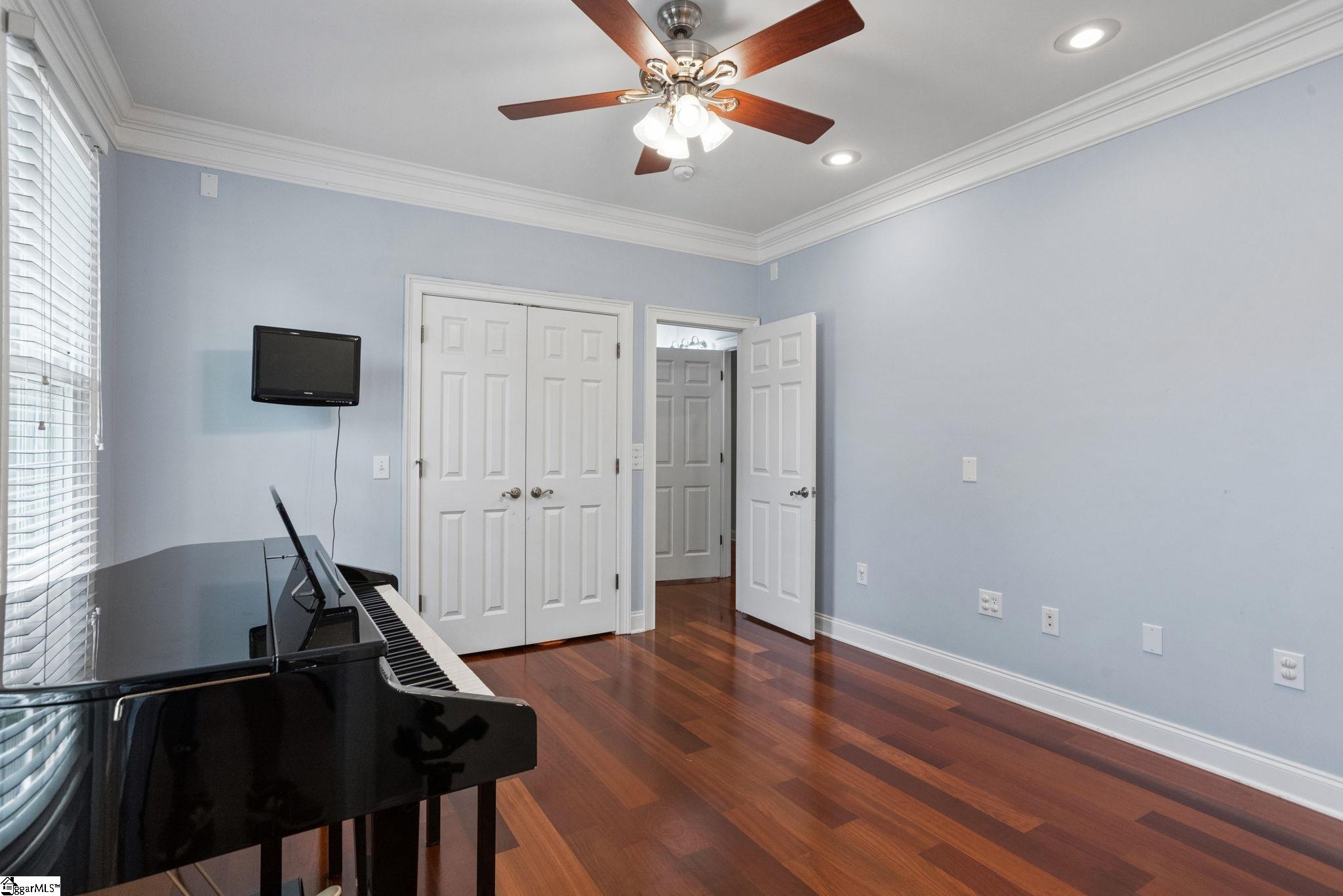 865 E Heathland Drive Property Photo 10