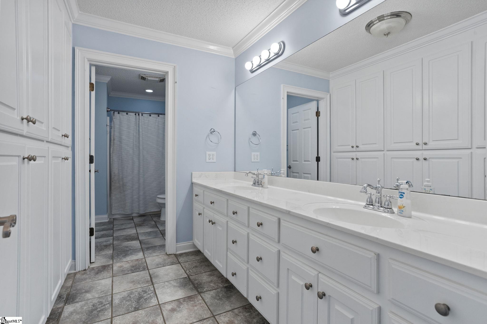 865 E Heathland Drive Property Photo 24