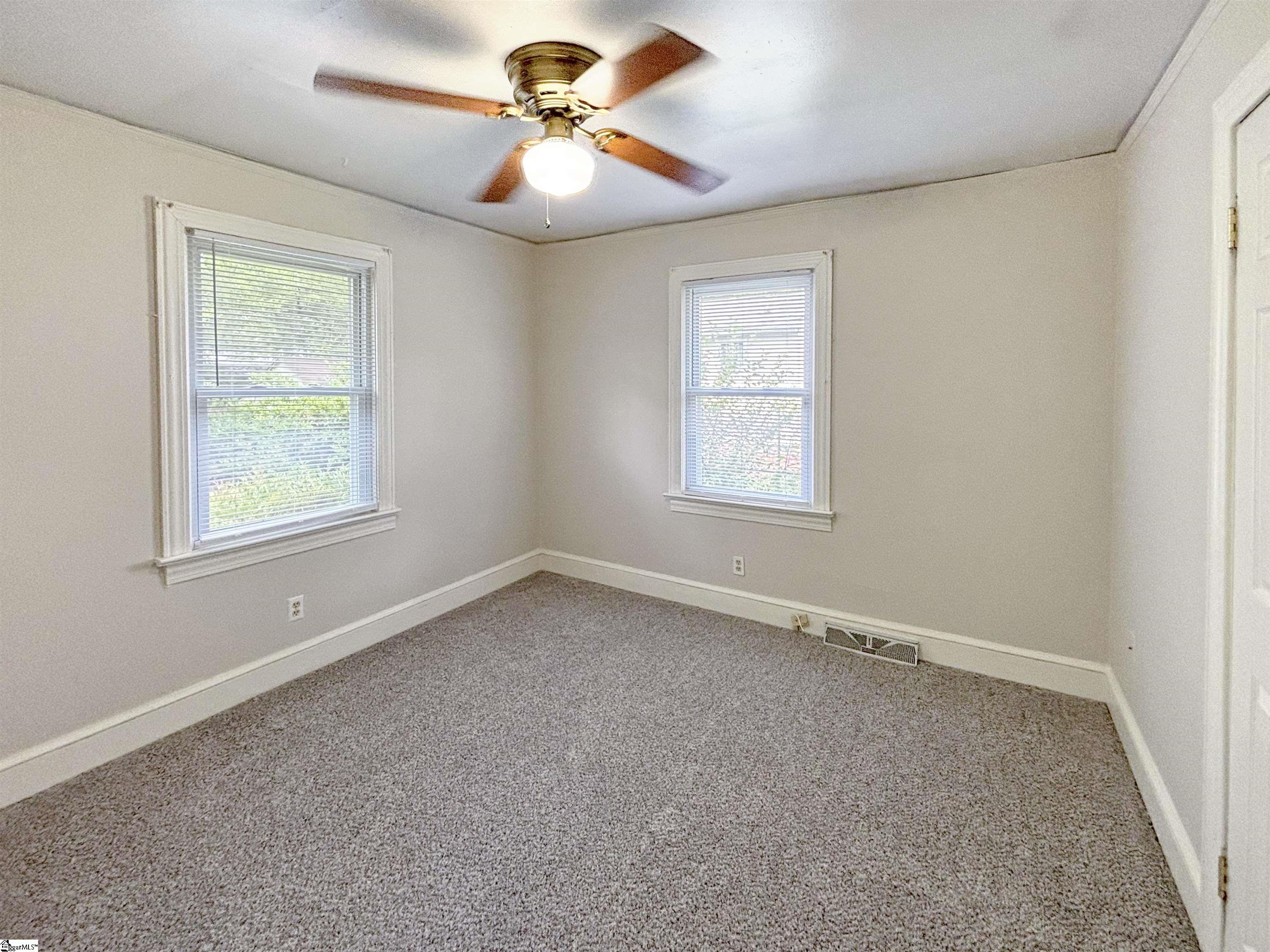 1596489 Property Photo 10