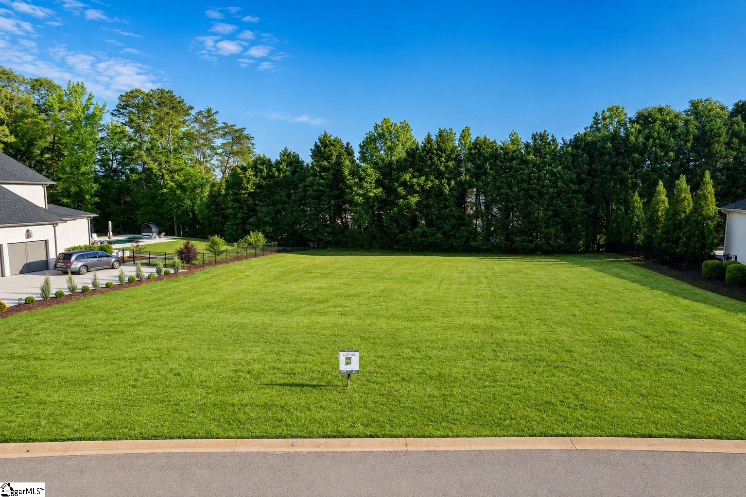 1596510 Property Photo 1
