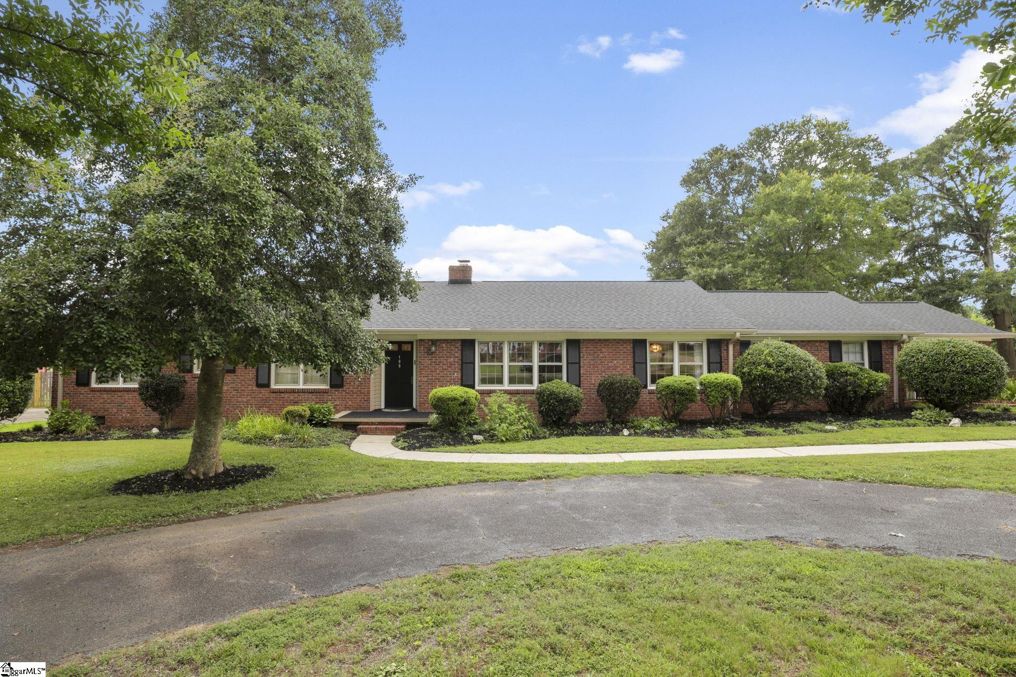 108 Sunline Place Property Photo 2