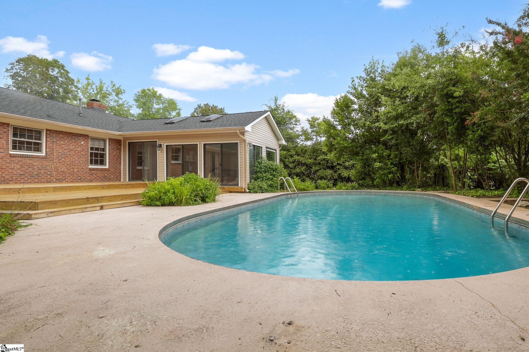 108 Sunline Place Property Photo 4