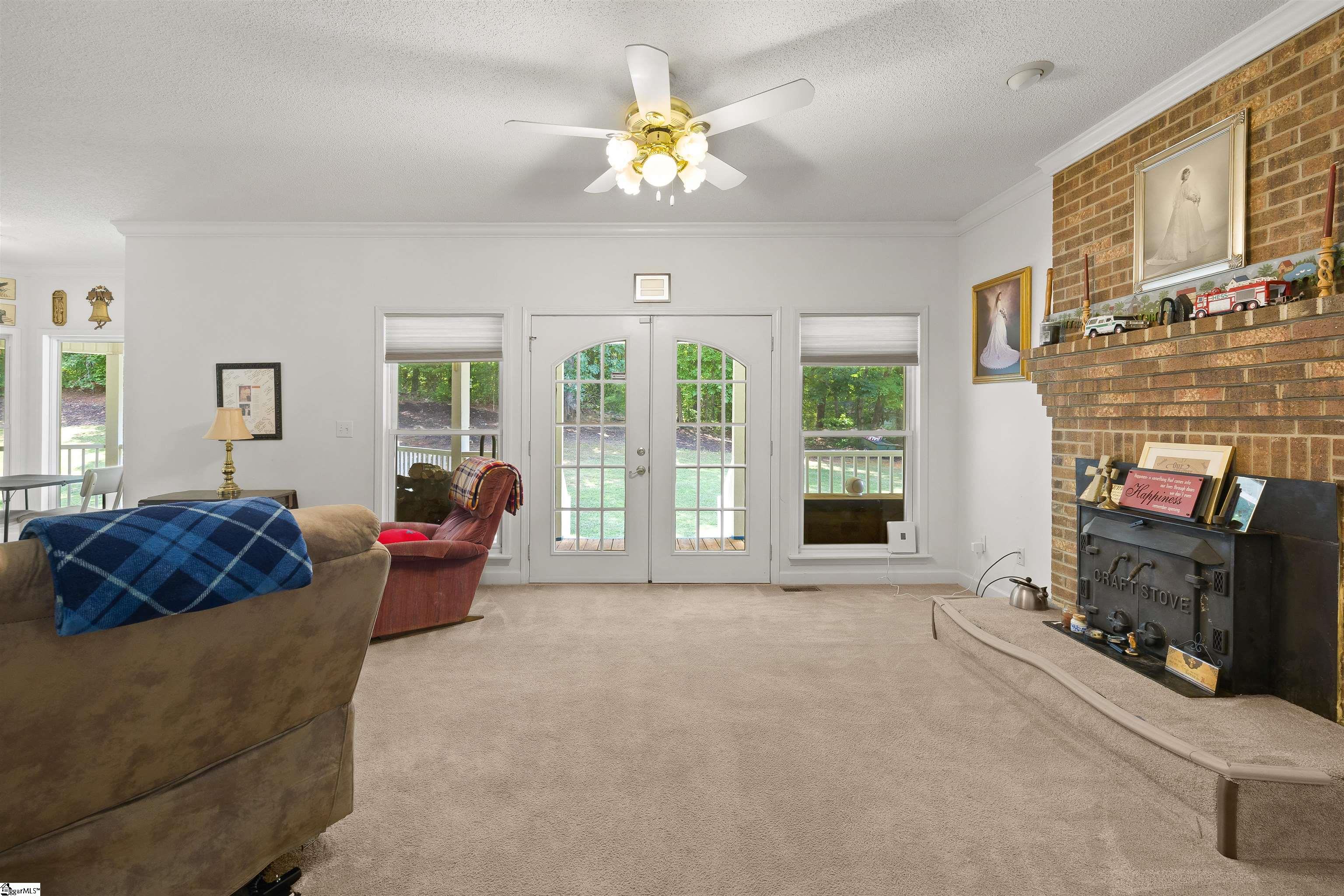 601 Stallings Road Property Photo 4