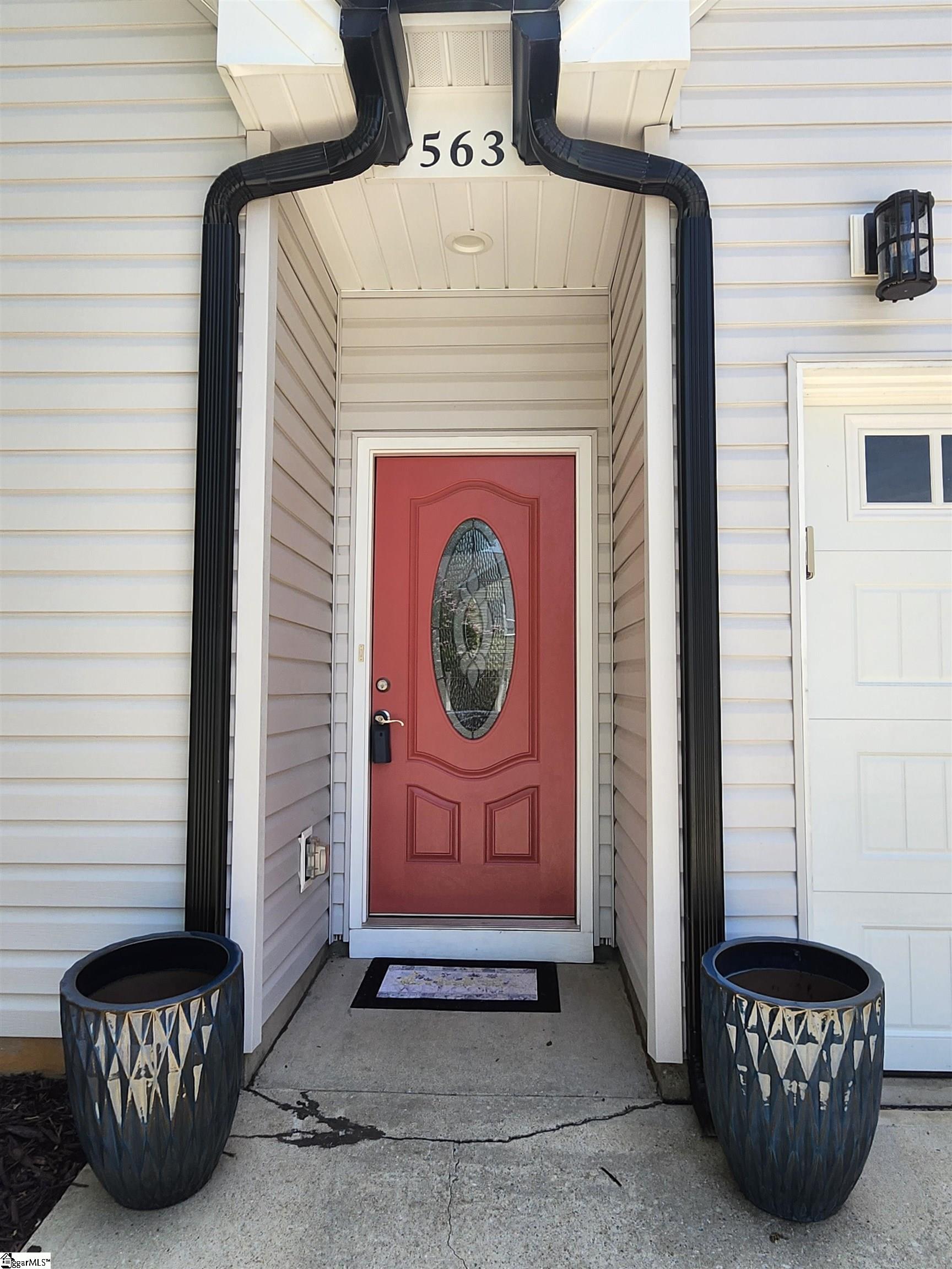 563 Clairidge Drive Property Photo 3