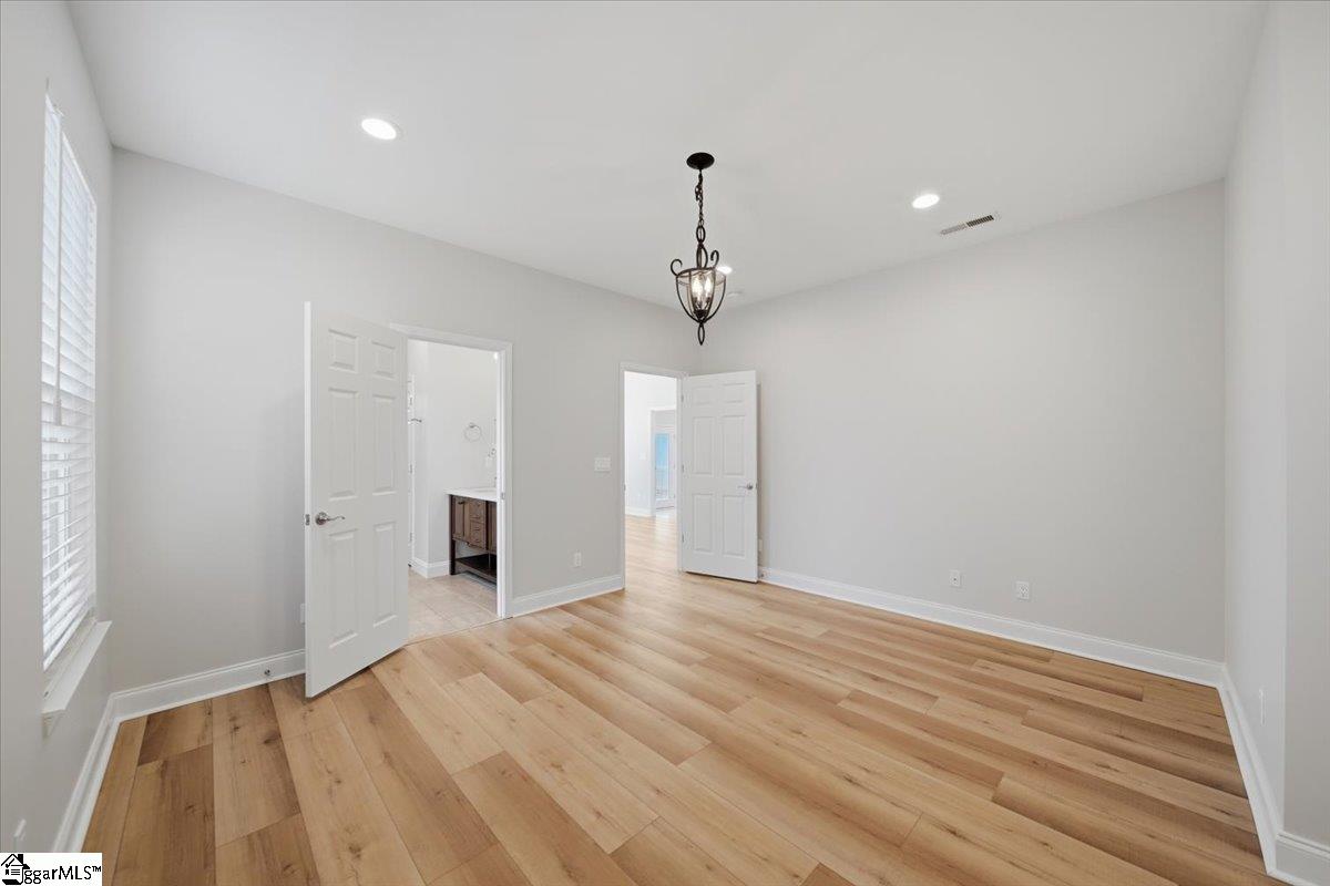 563 Clairidge Drive Property Photo 8