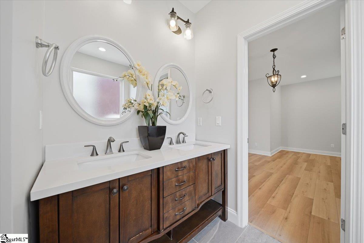 563 Clairidge Drive Property Photo 11