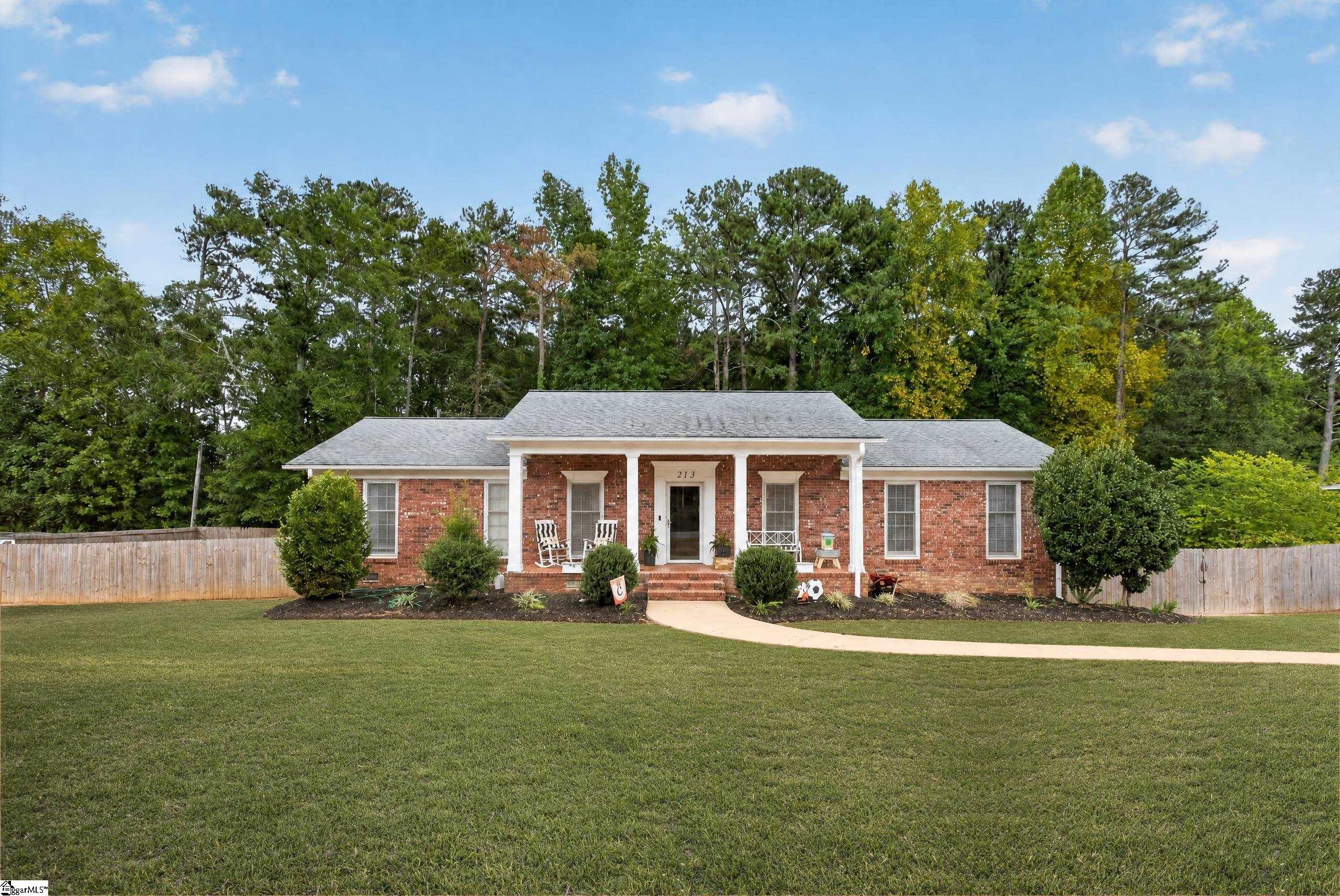 213 Briarwood Drive Property Photo 1
