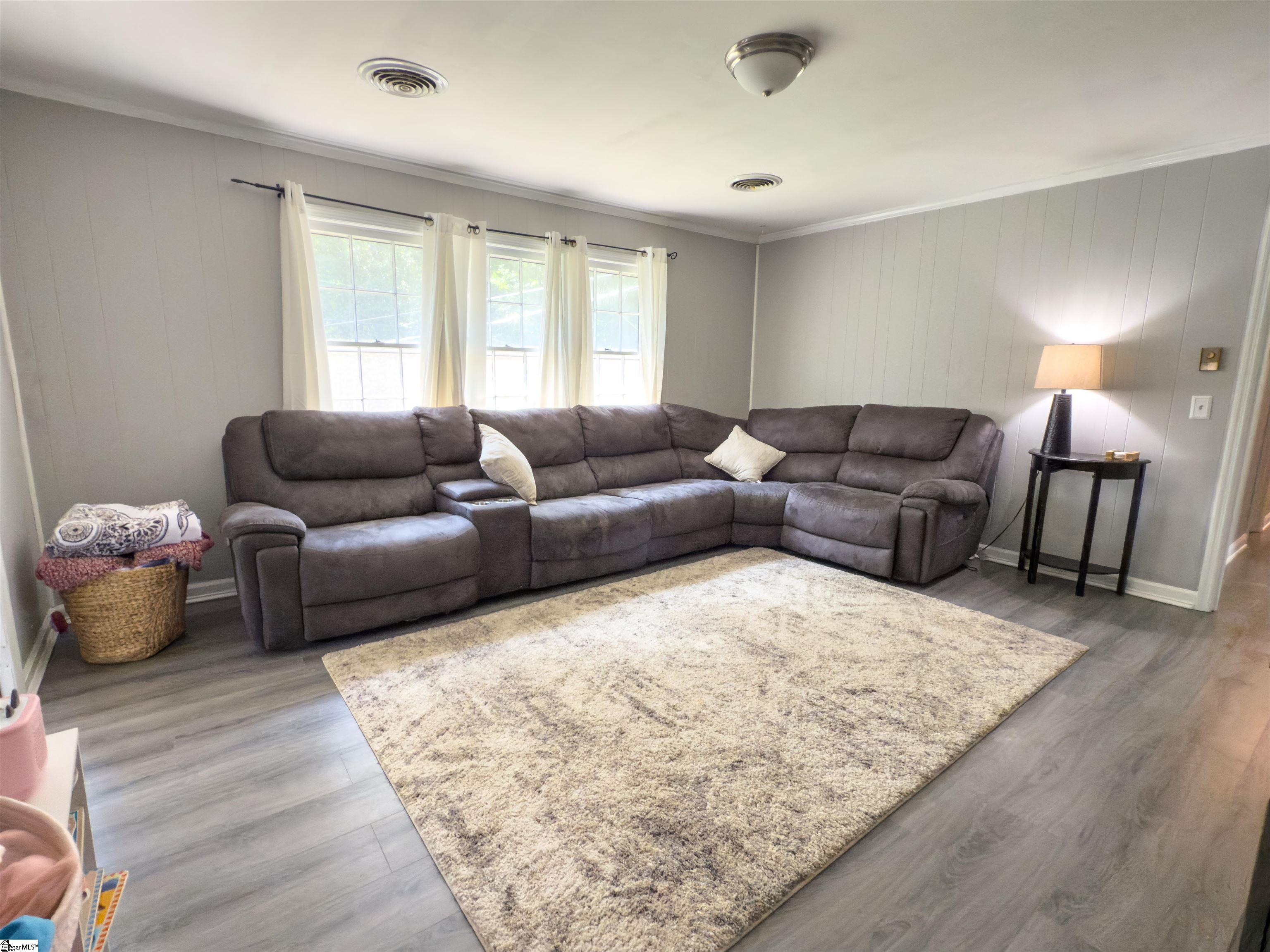 213 Briarwood Drive Property Photo 6
