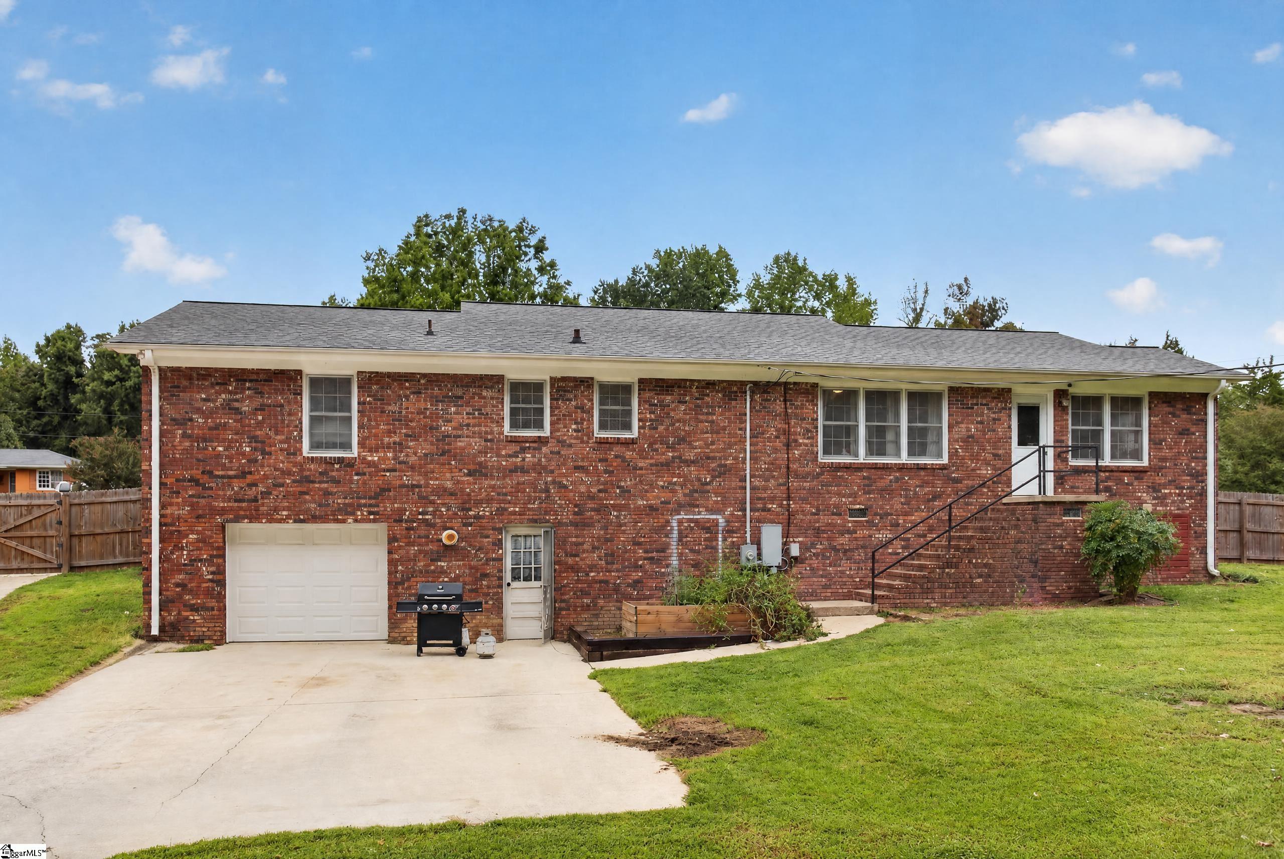 213 Briarwood Drive Property Photo 36