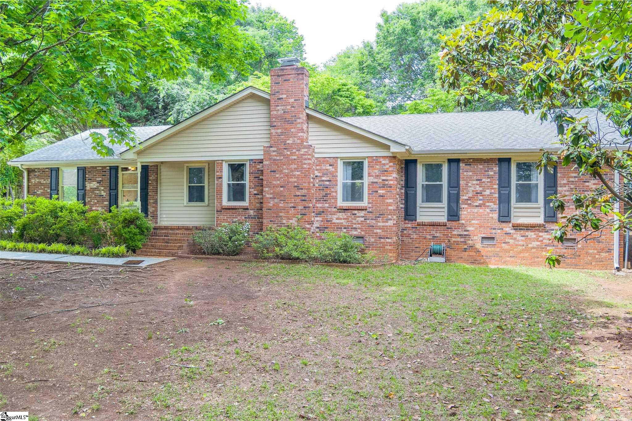 205 Southgate Circle Property Photo 2