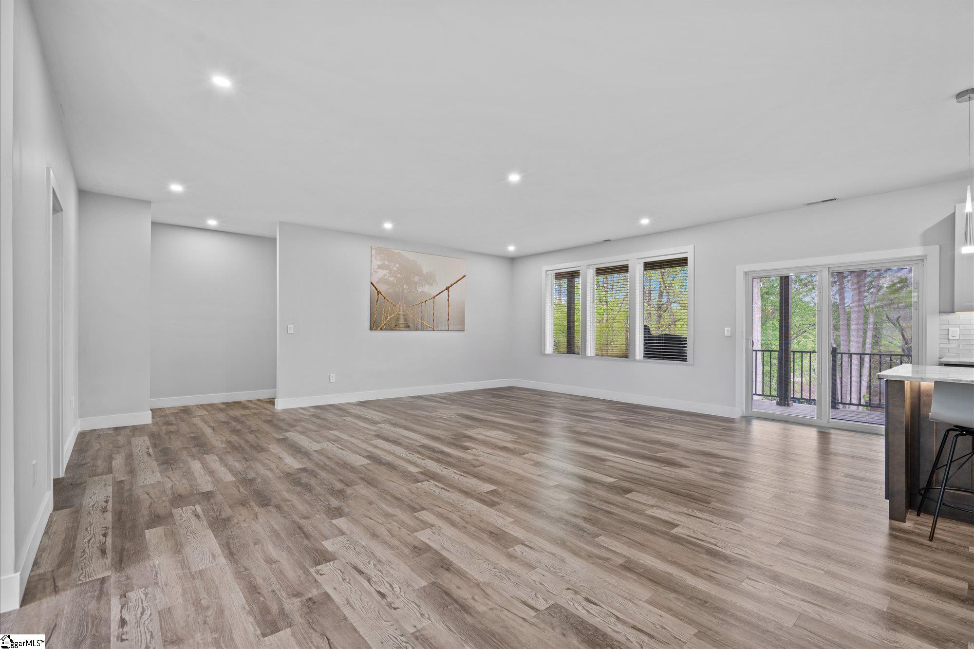 308 Pineridge Drive Property Photo 7