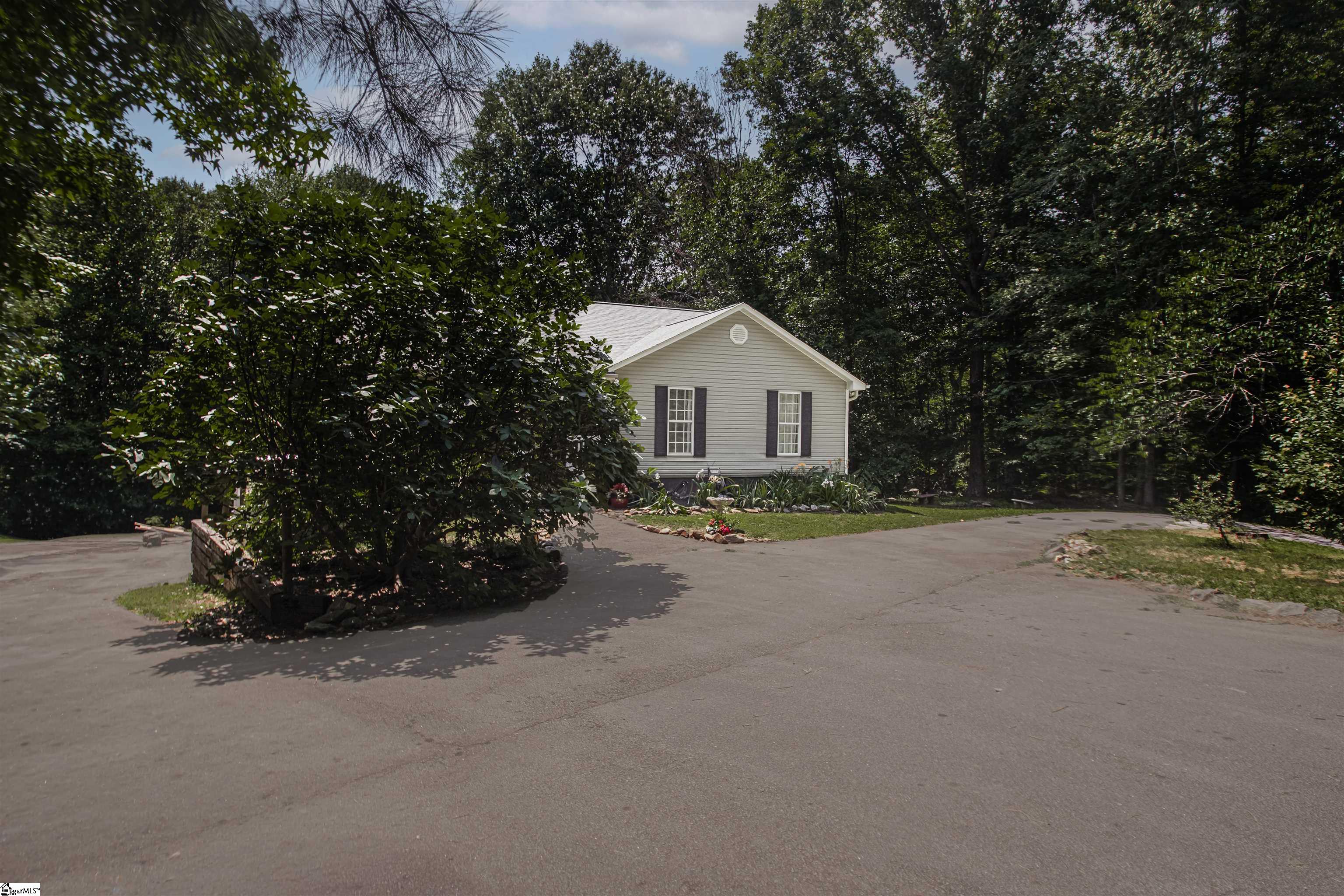 181 Crowe Creek Church Road Property Photo 2