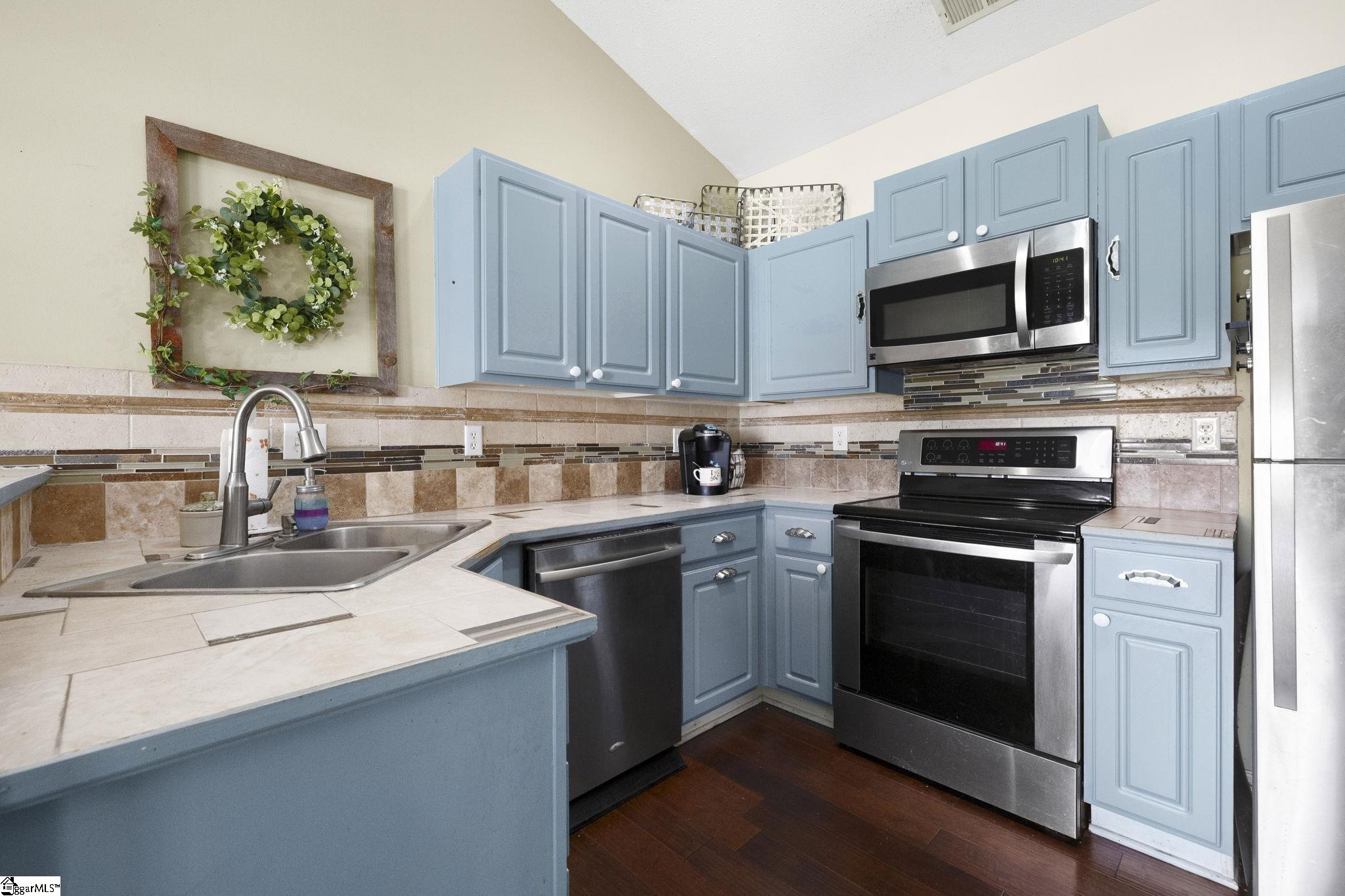 724 Golden Tanager Court Property Photo 8