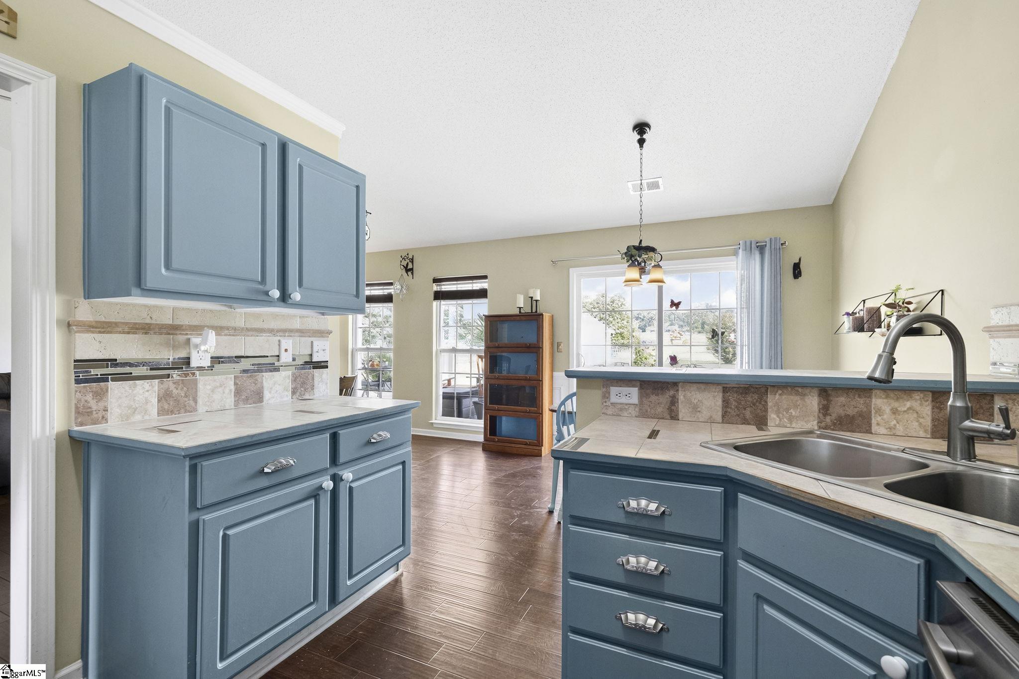 724 Golden Tanager Court Property Photo 9