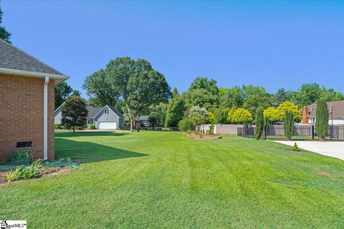 101 Brittany Park Property Photo 43