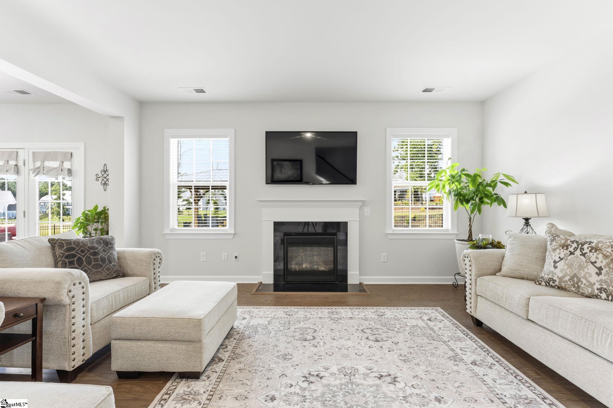 208 Isleview Place Property Photo 6