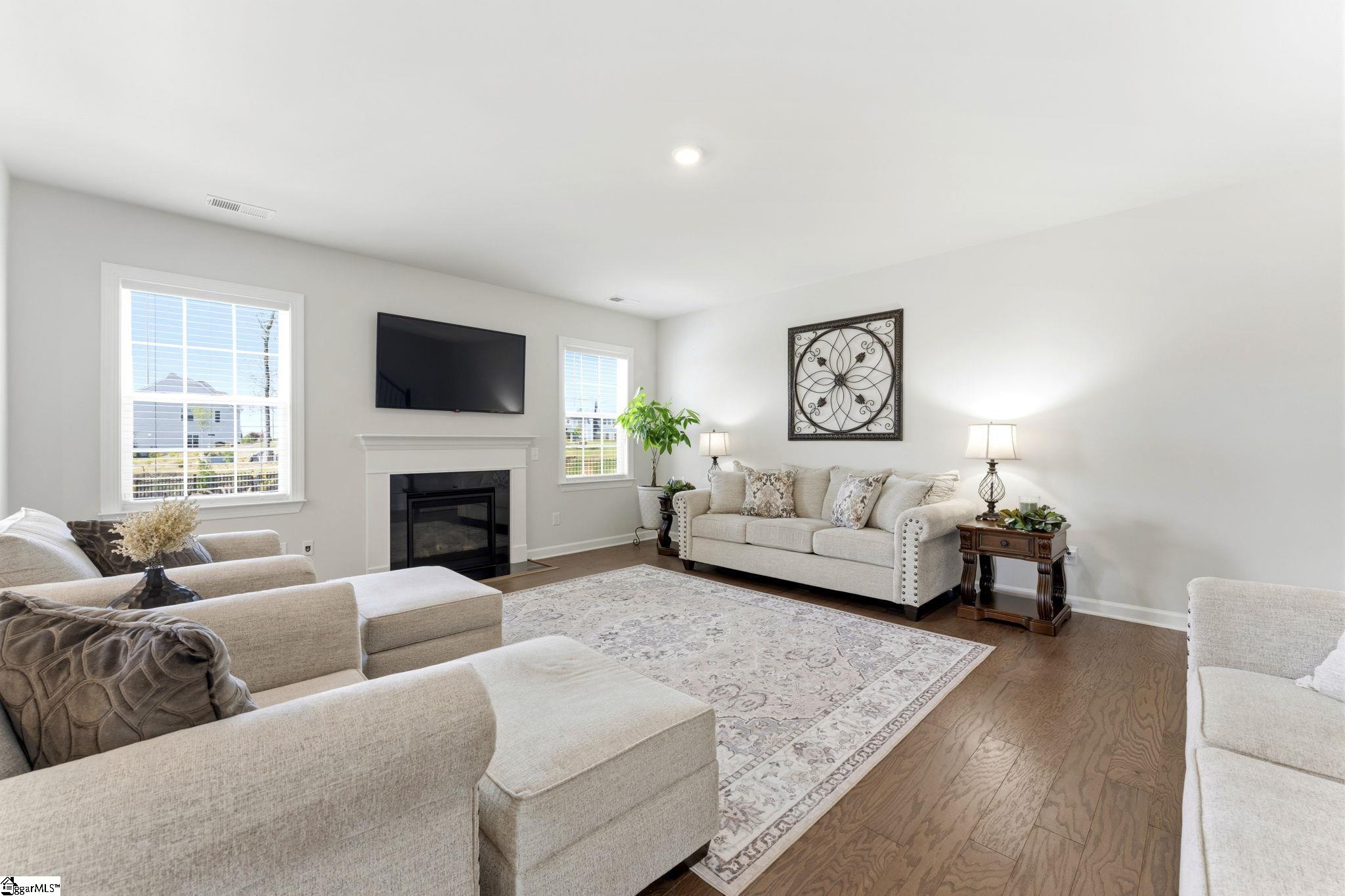 208 Isleview Place Property Photo 7