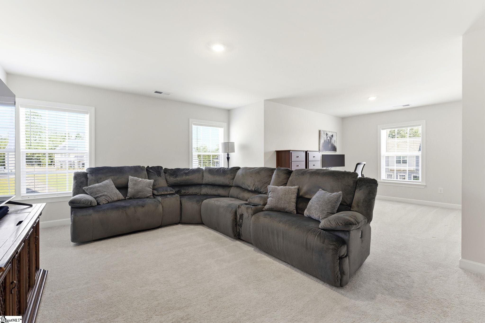 208 Isleview Place Property Photo 16