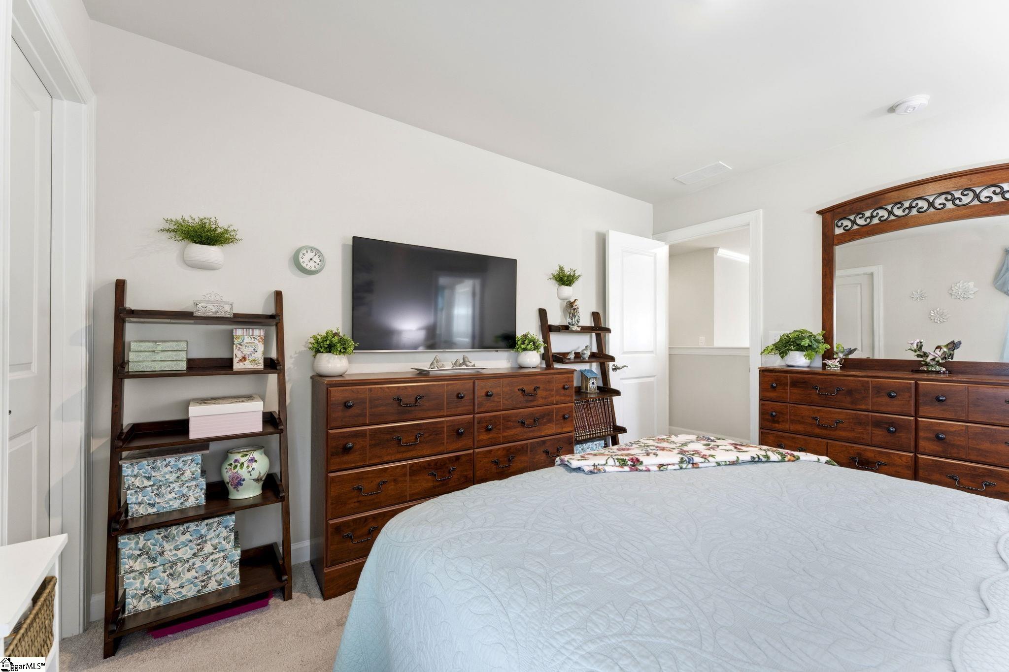 208 Isleview Place Property Photo 24