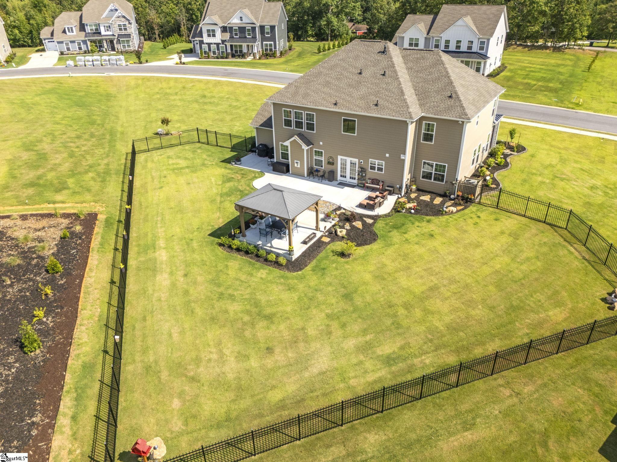 208 Isleview Place Property Photo 40