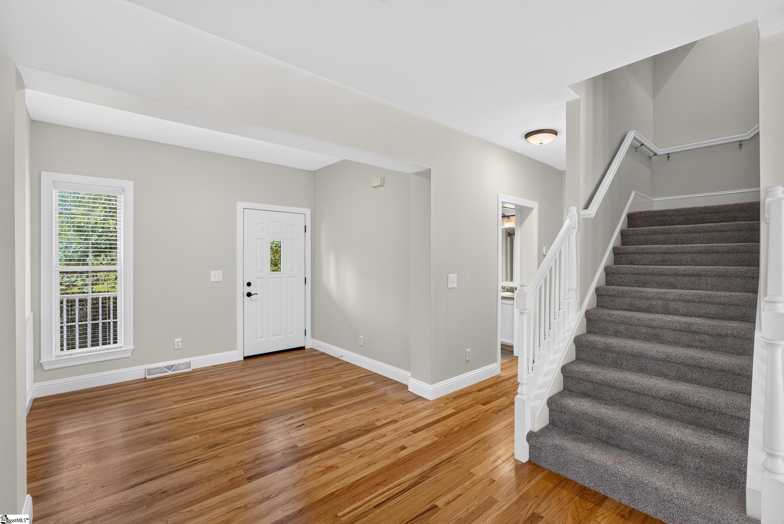 748 N Elm Avenue Property Photo 16