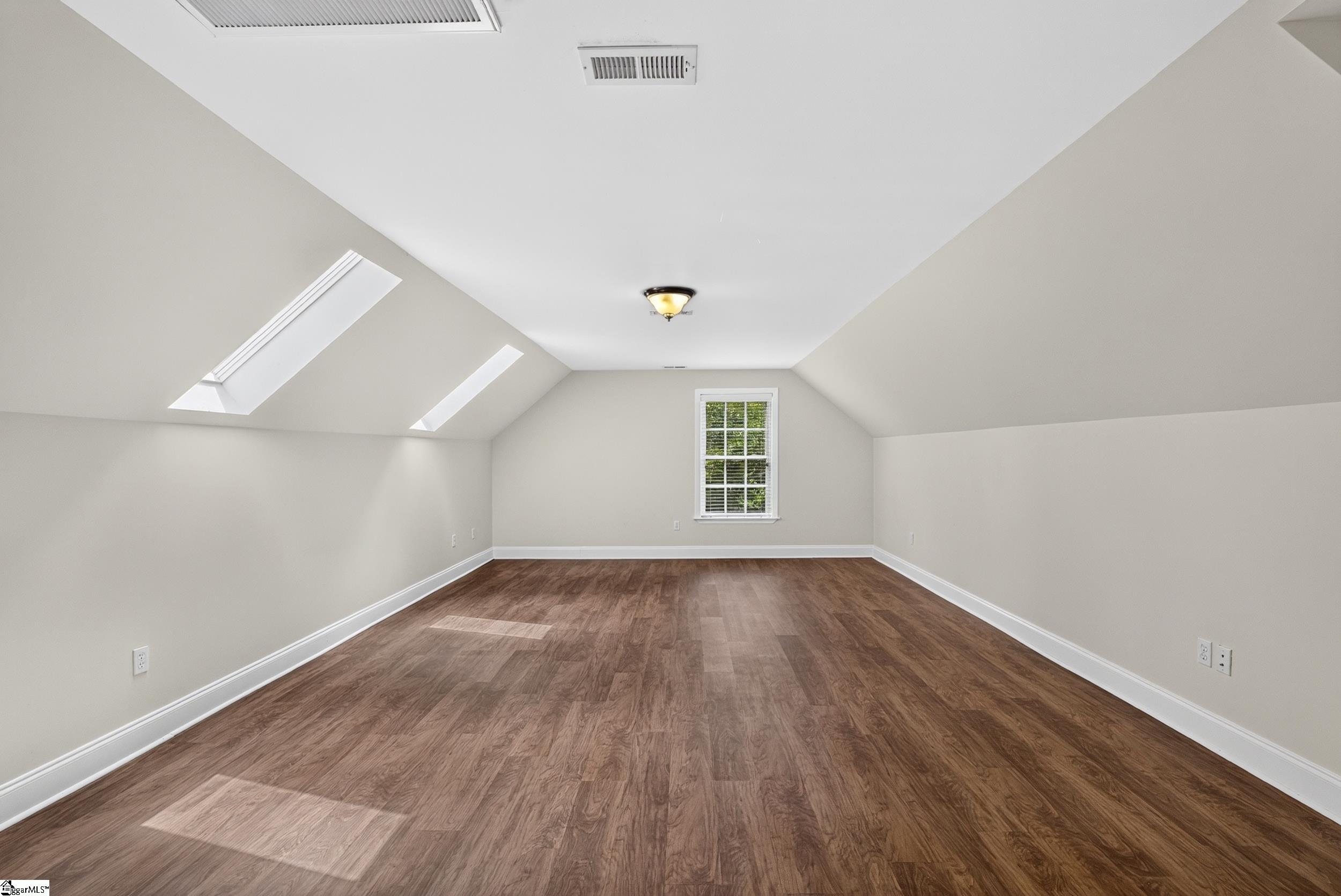 748 N Elm Avenue Property Photo 19