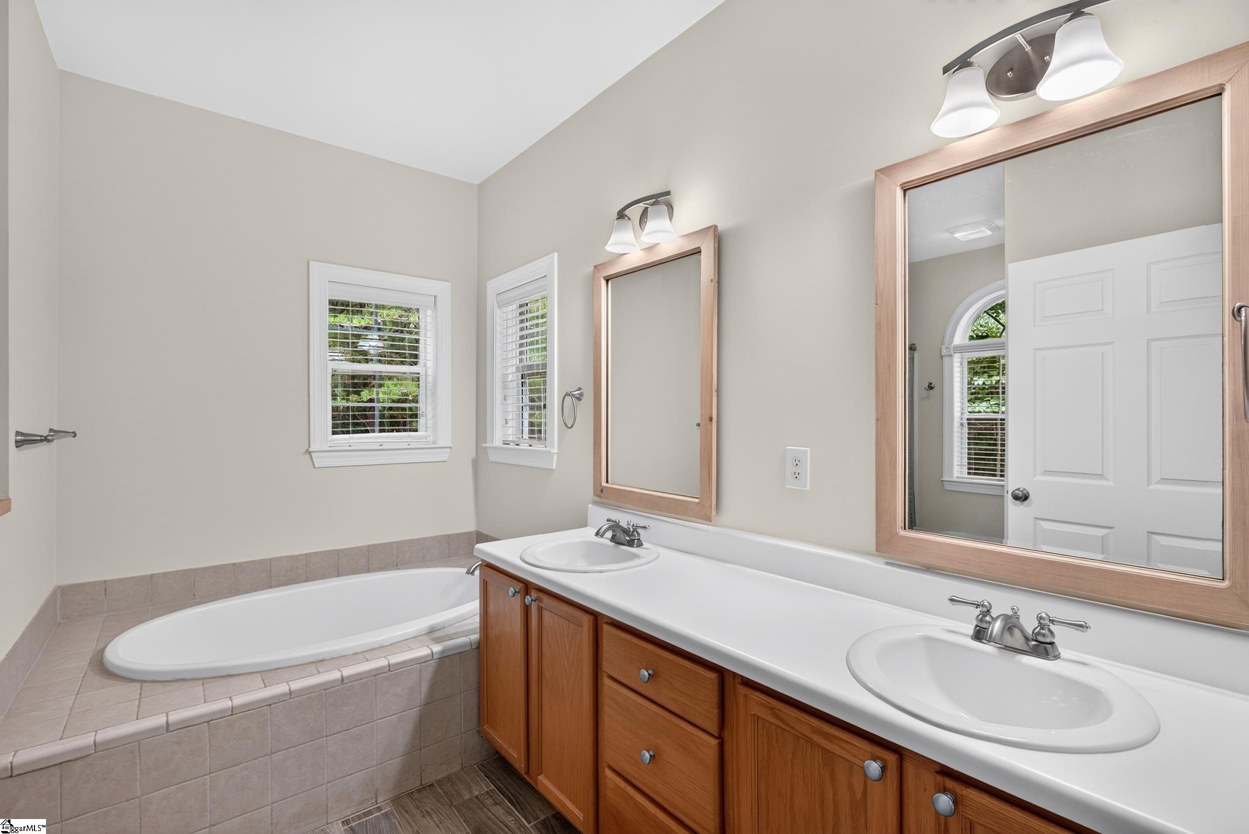 748 N Elm Avenue Property Photo 34