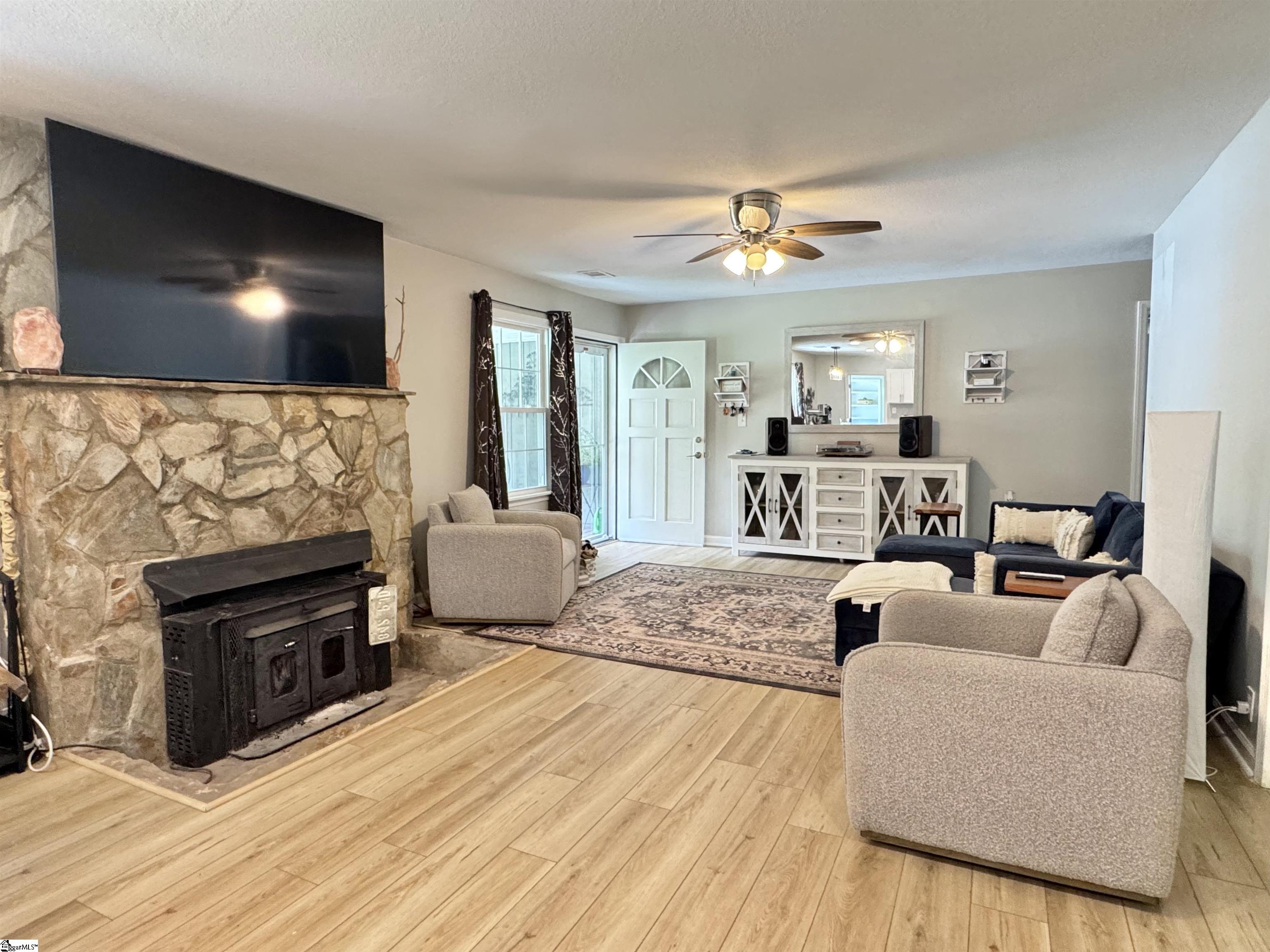 159 Country Creek Drive Property Photo 6