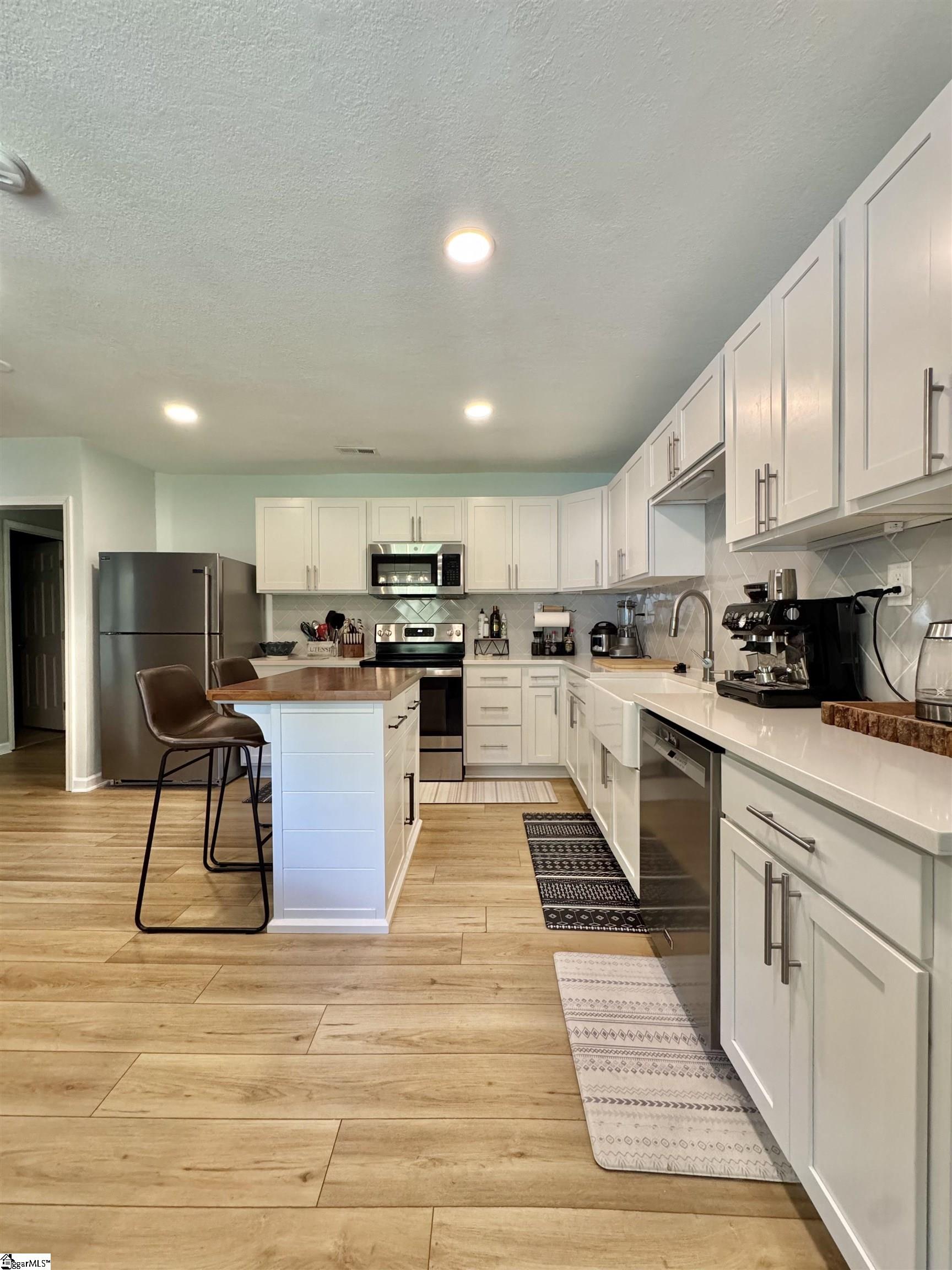 159 Country Creek Drive Property Photo 10