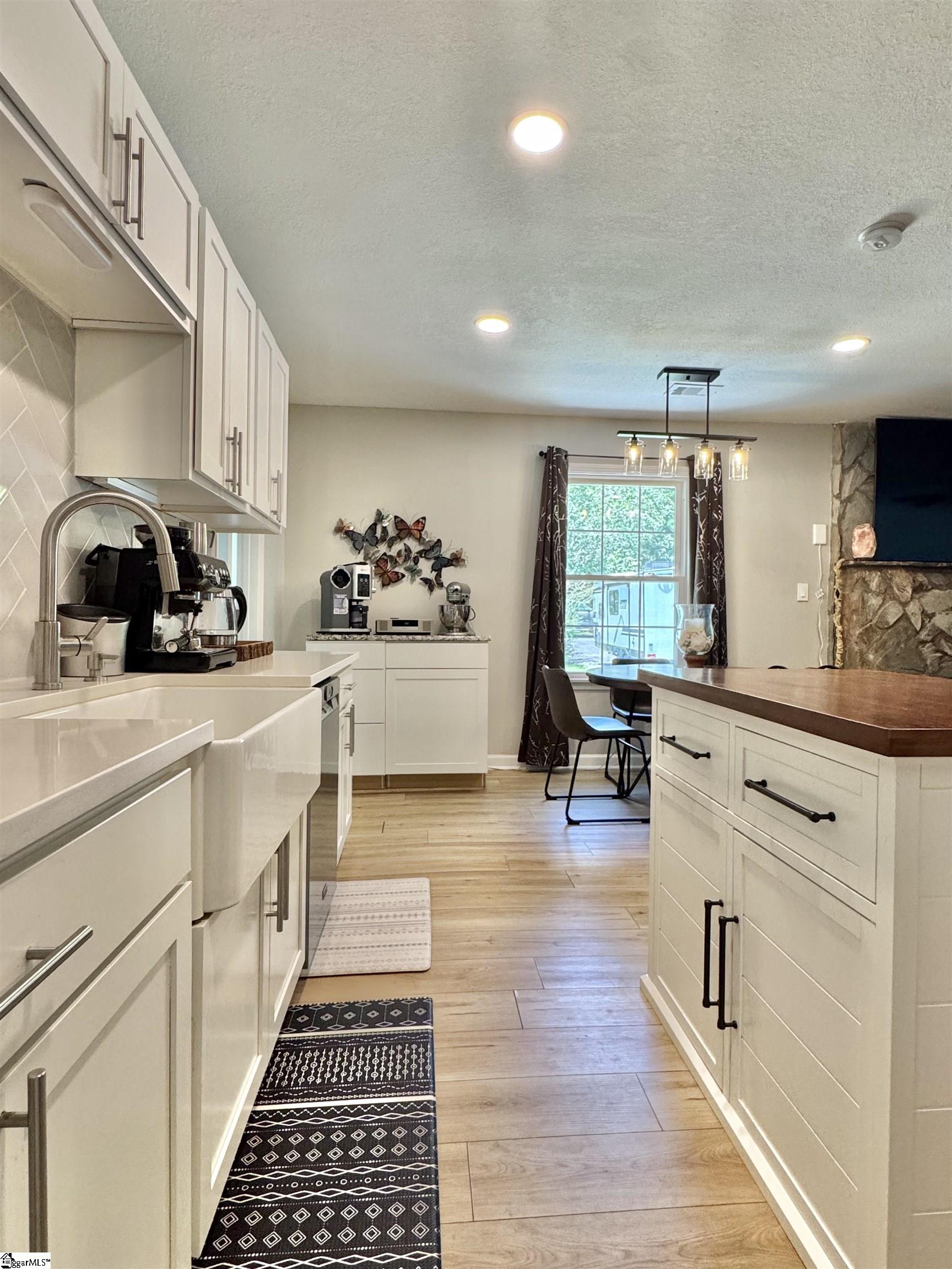 159 Country Creek Drive Property Photo 11