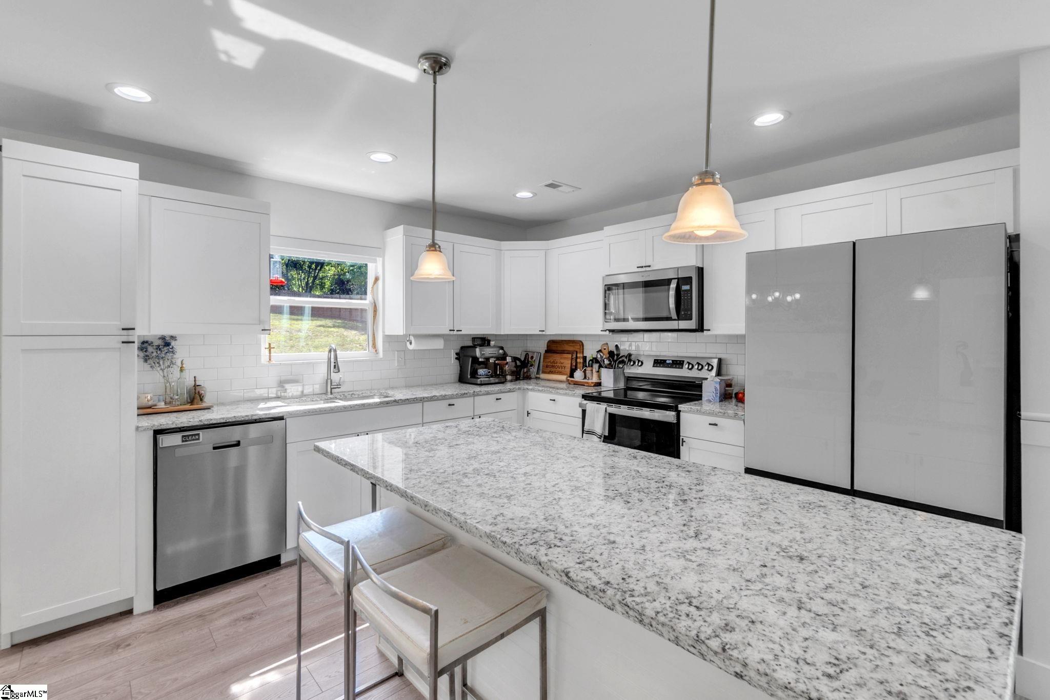 273 Lexington Street Property Photo 8