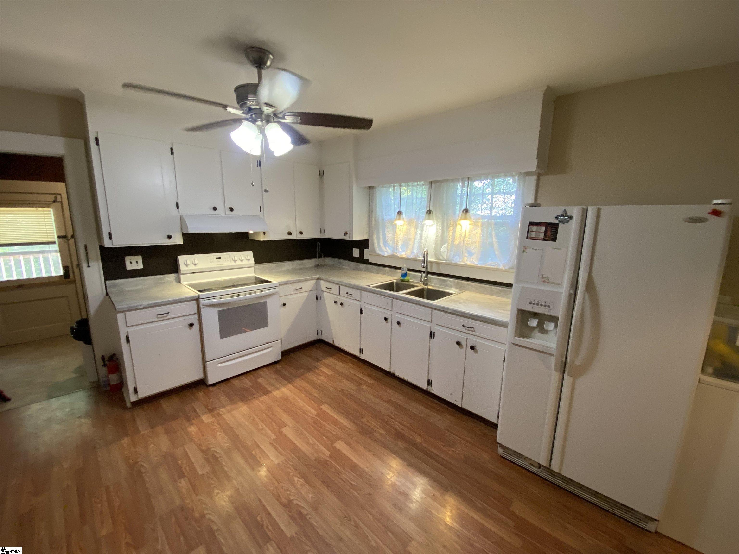 302 Jones Street Property Photo 17