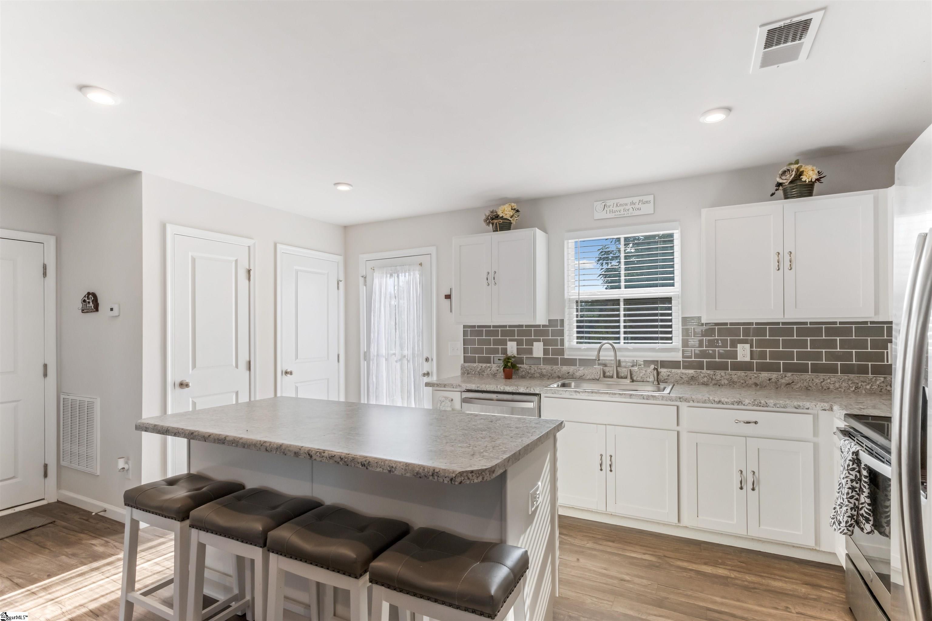 446 Hobson Way Property Photo 16