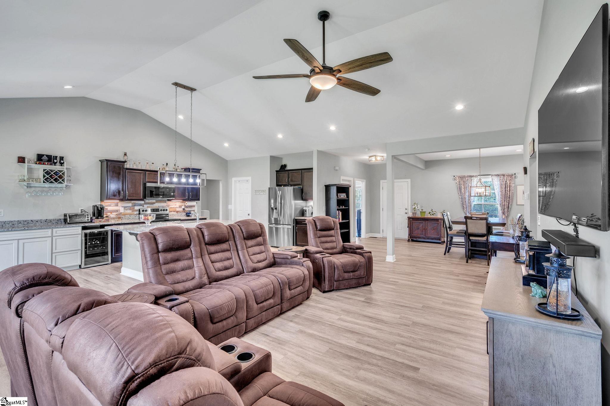 488 Pearson Road Property Photo 3