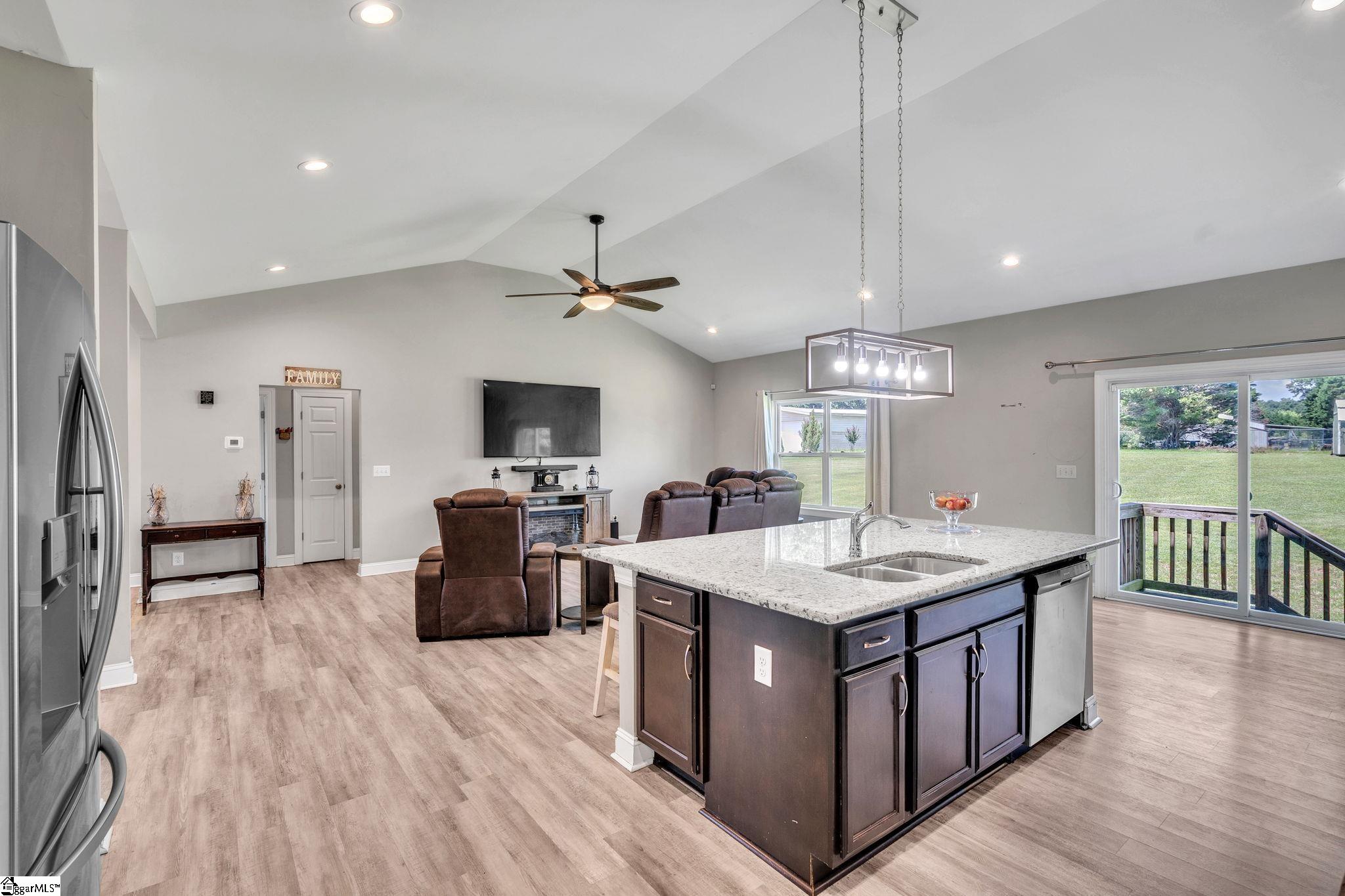 488 Pearson Road Property Photo 6