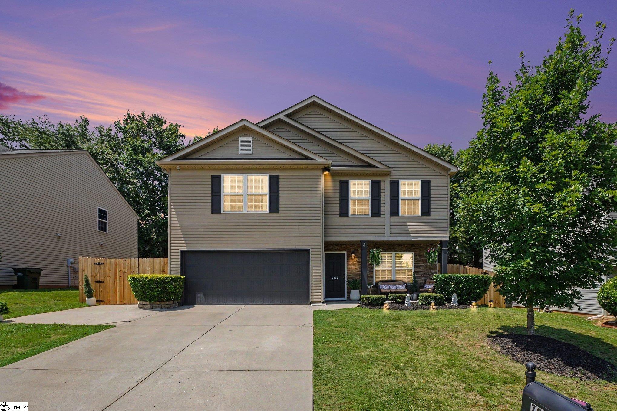707 Markham Circle Property Photo 1