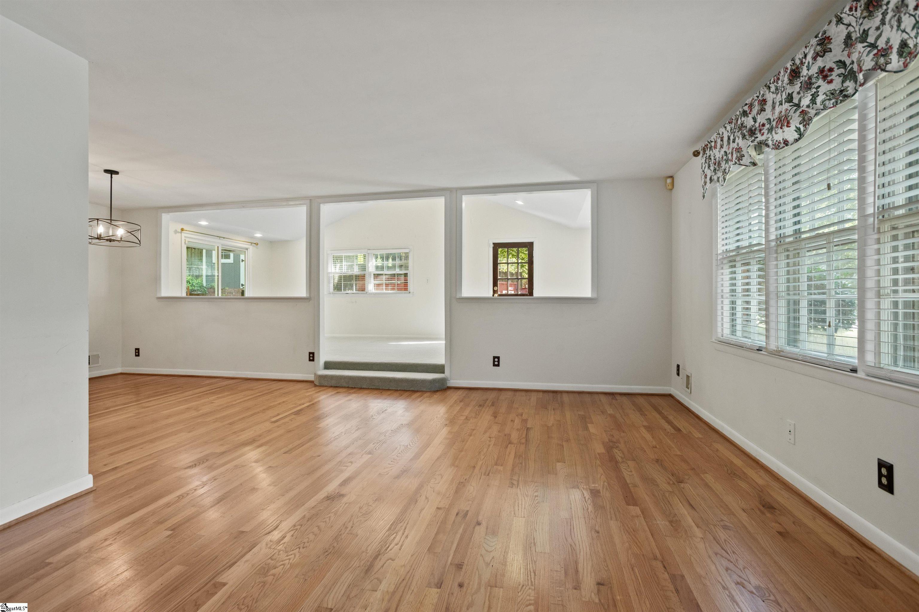295 Fairlane Drive Property Photo 3