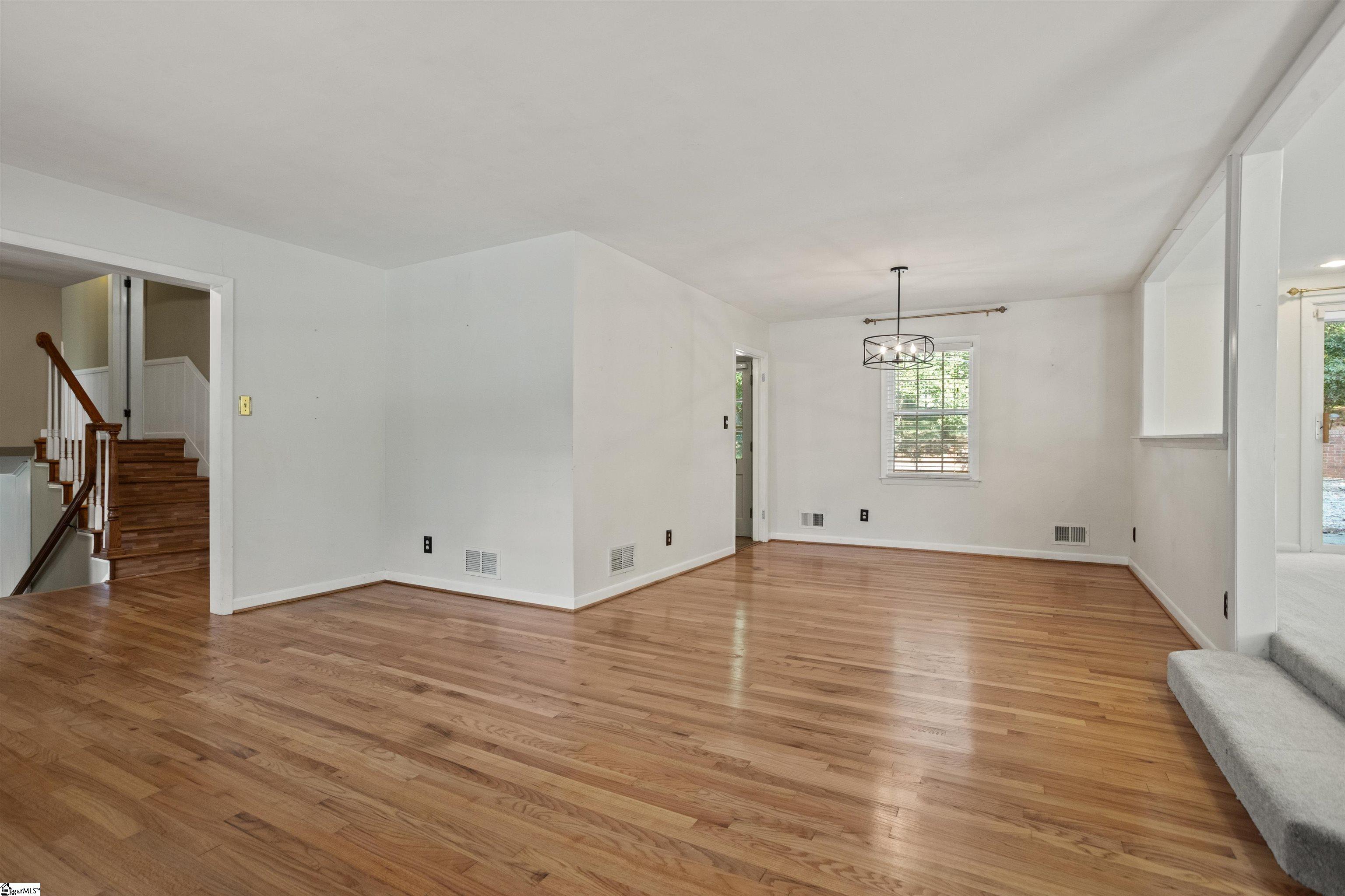 295 Fairlane Drive Property Photo 4