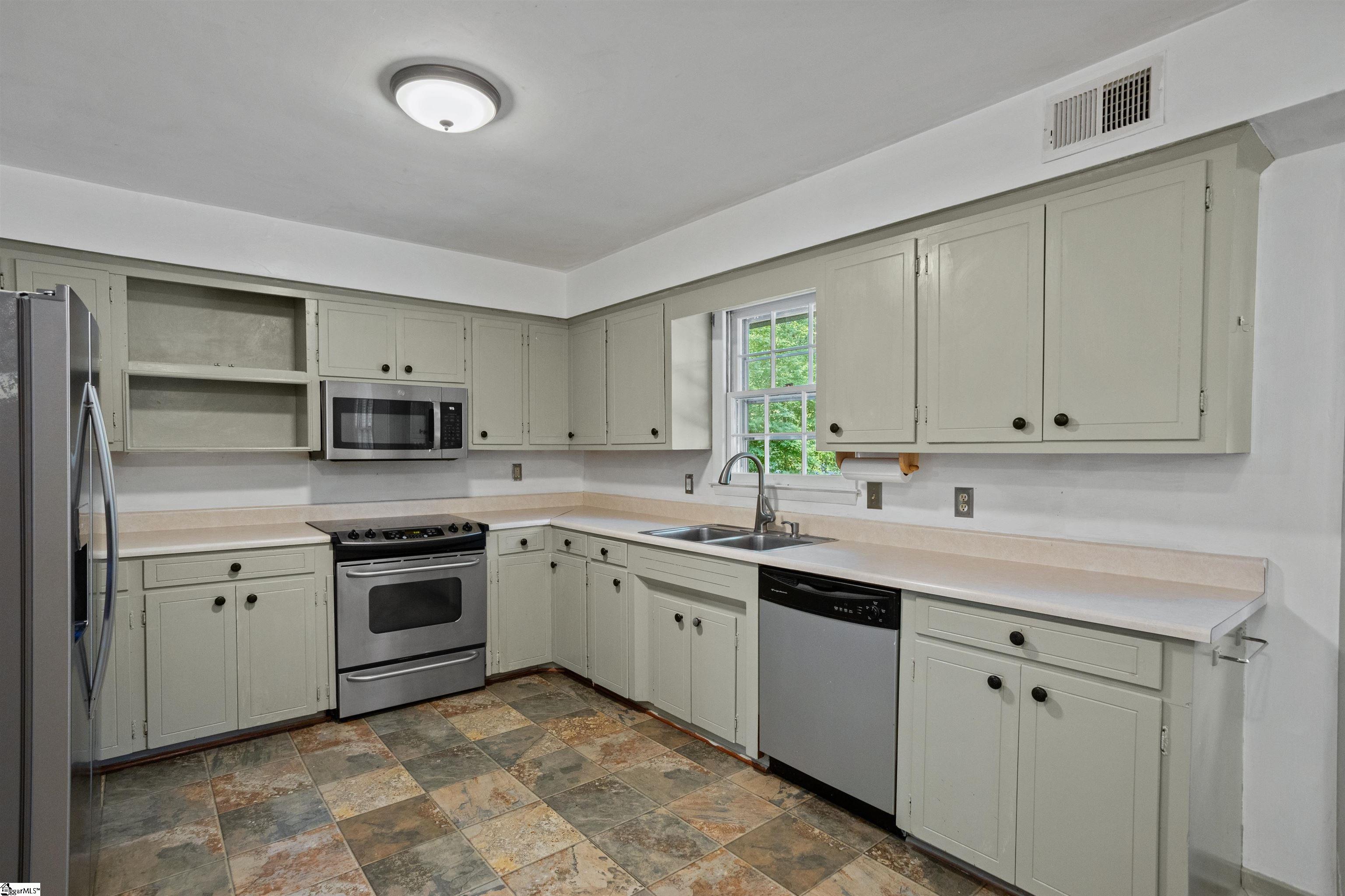 295 Fairlane Drive Property Photo 8