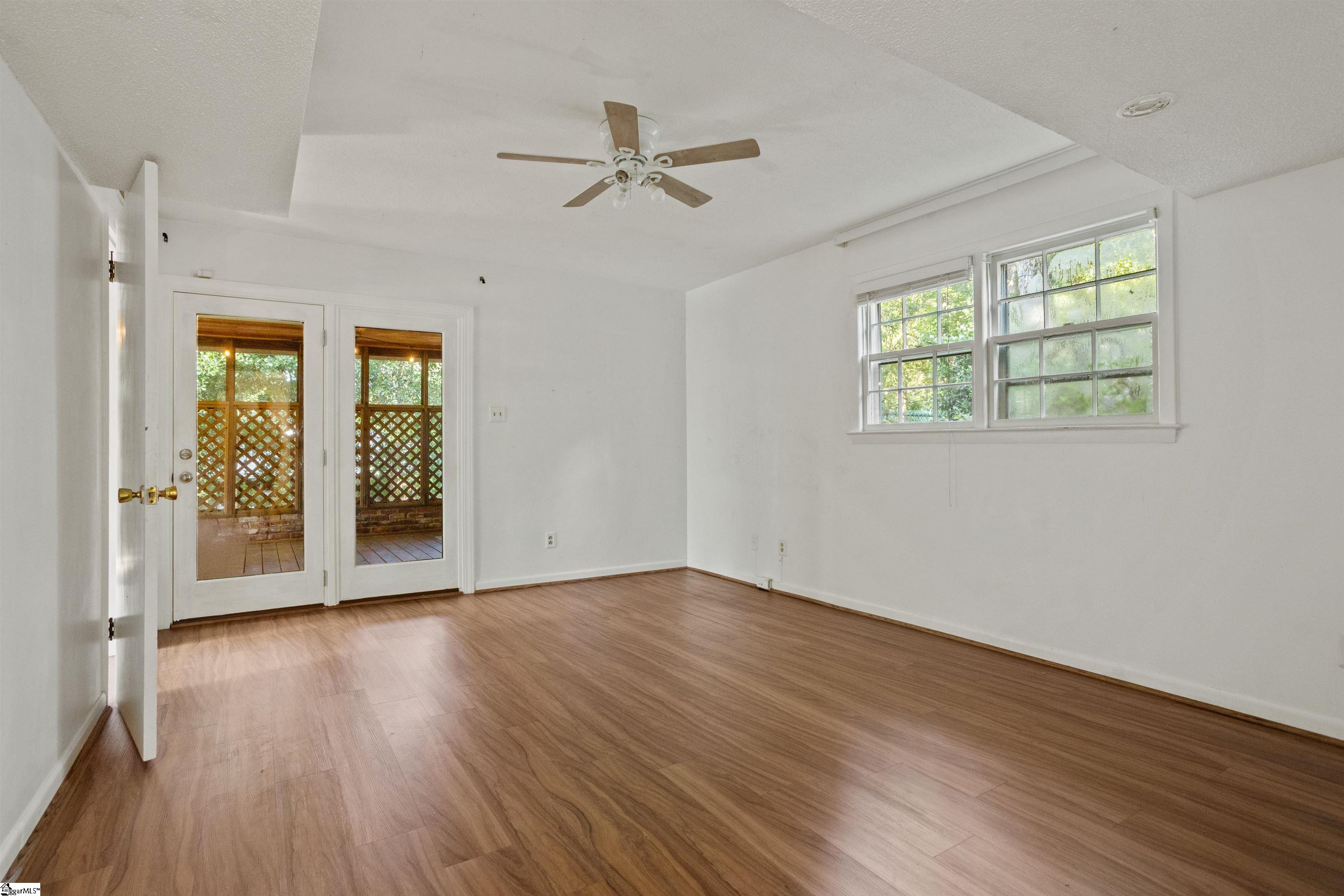 295 Fairlane Drive Property Photo 10